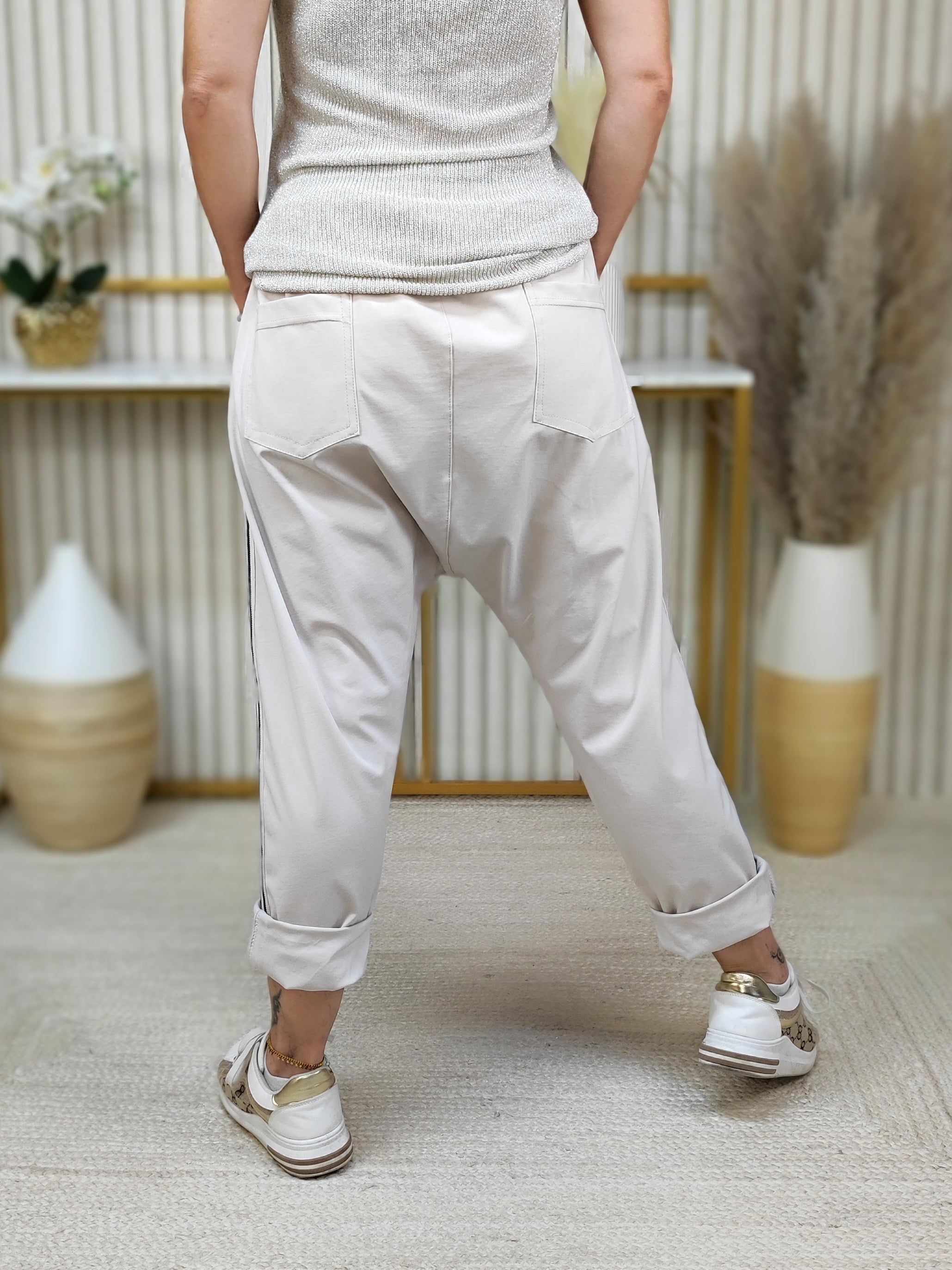 Stylische Baggy Hose beige(40-44)