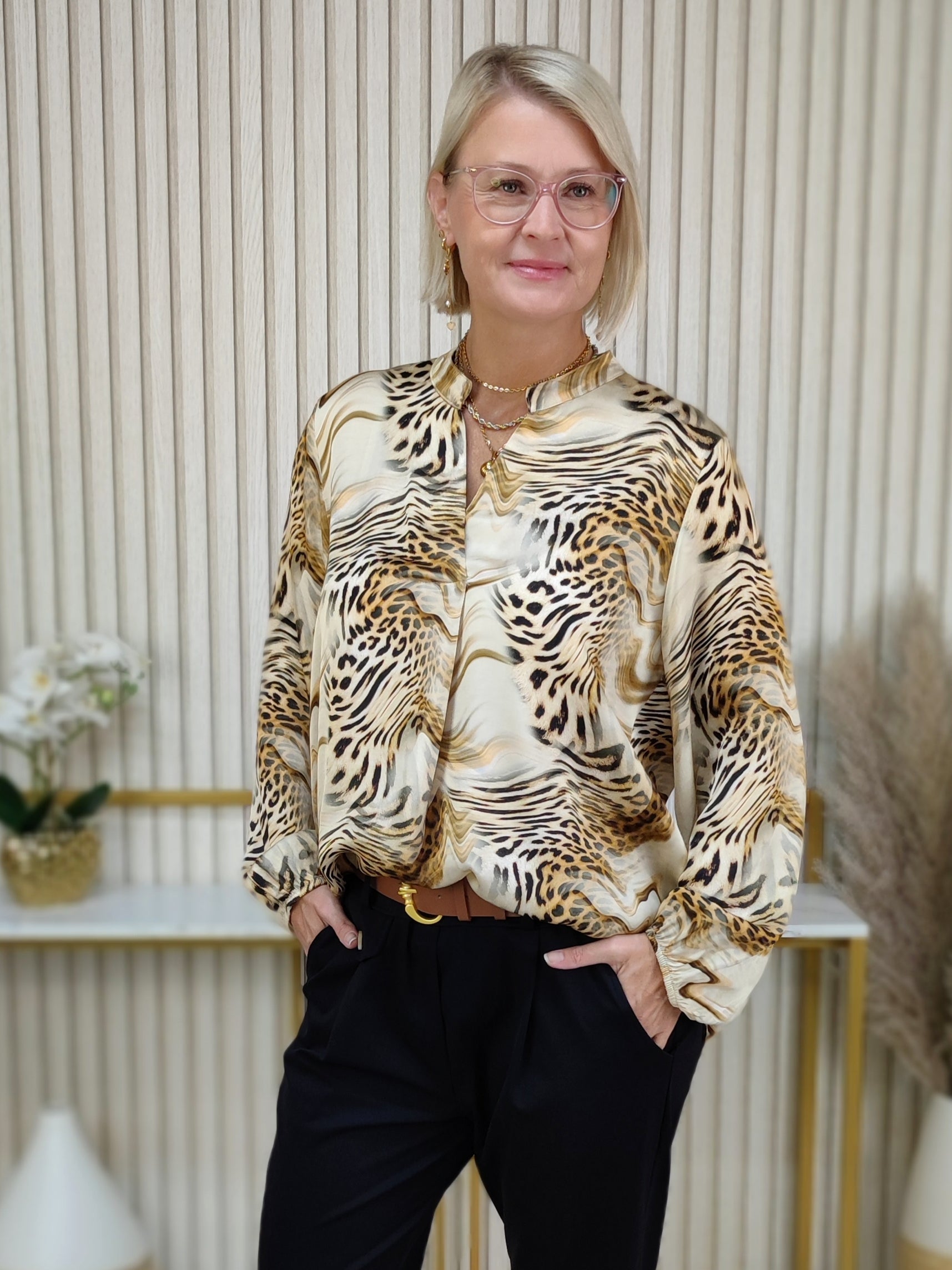 Modische Bluse "Safari" im Leodesign (36-42)