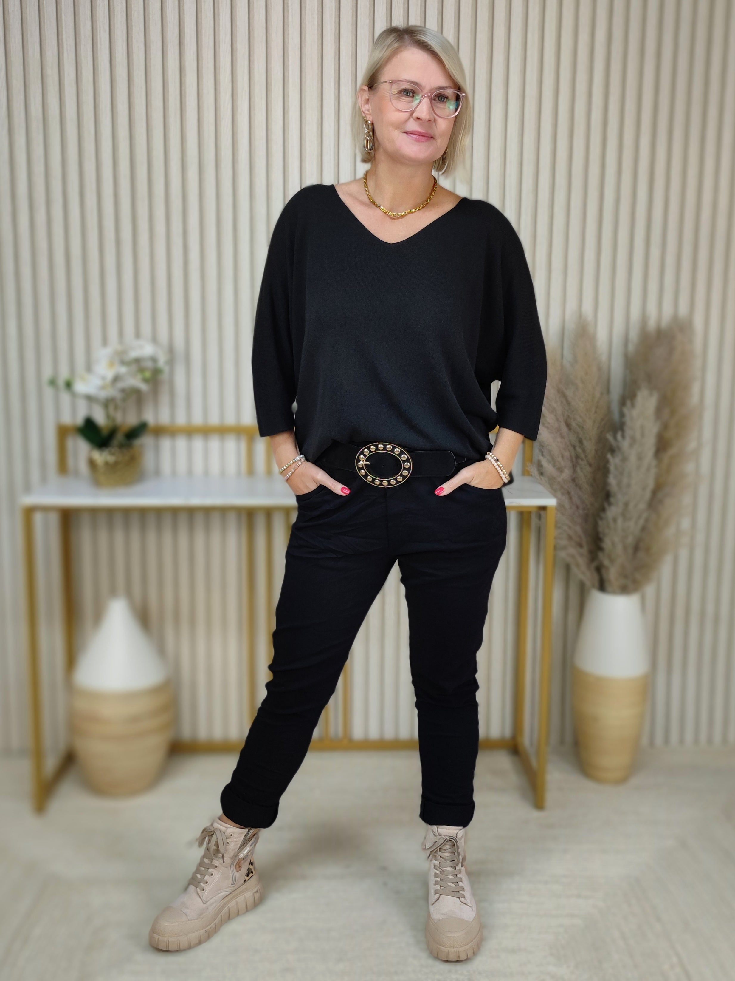 Leichter Pulli uni schwarz (36-42)