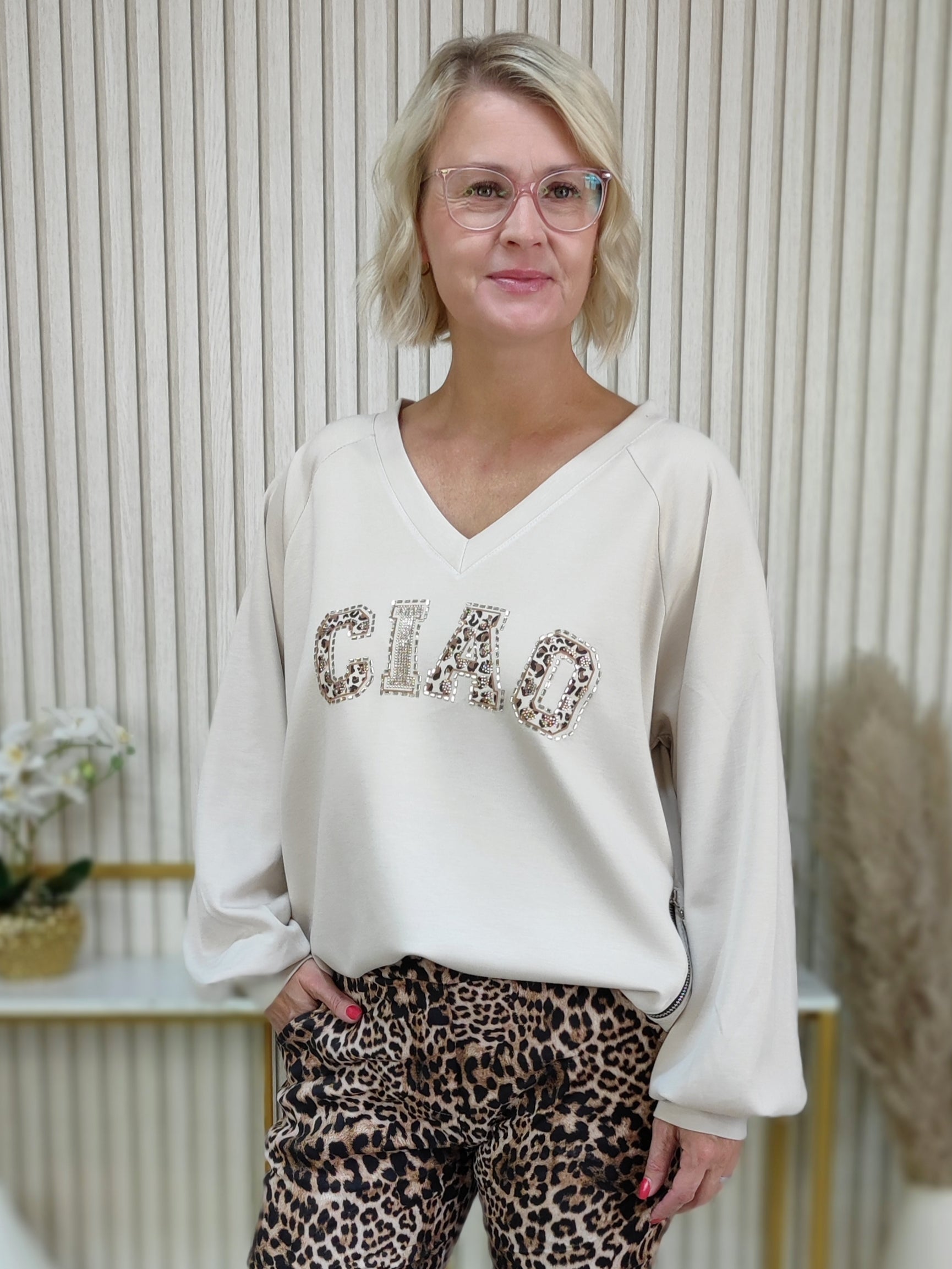 Sweatshirt "Ciao" beige (38-44)