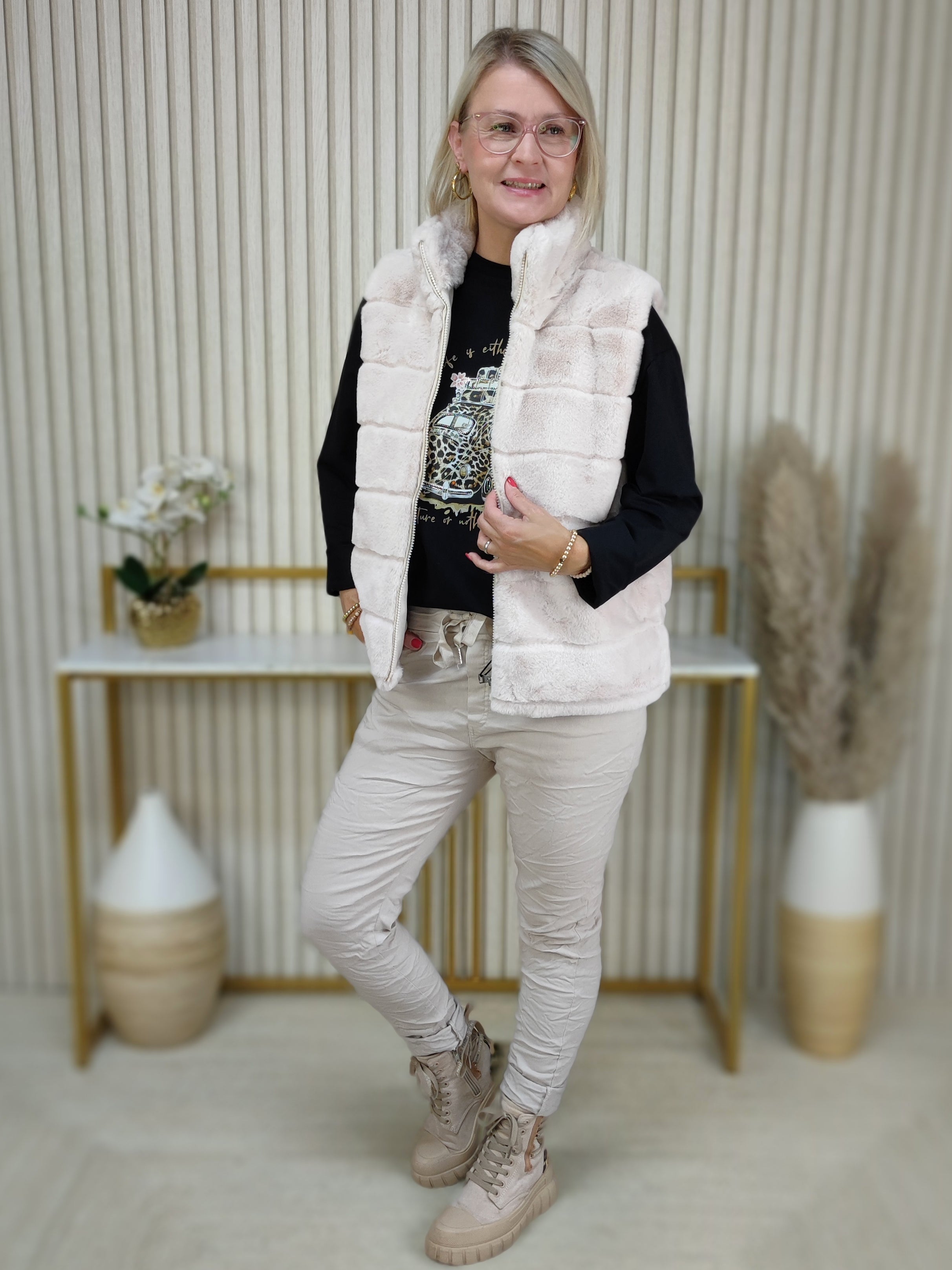 Fellweste hellbeige in 2 Größen (36-40, 42-44)