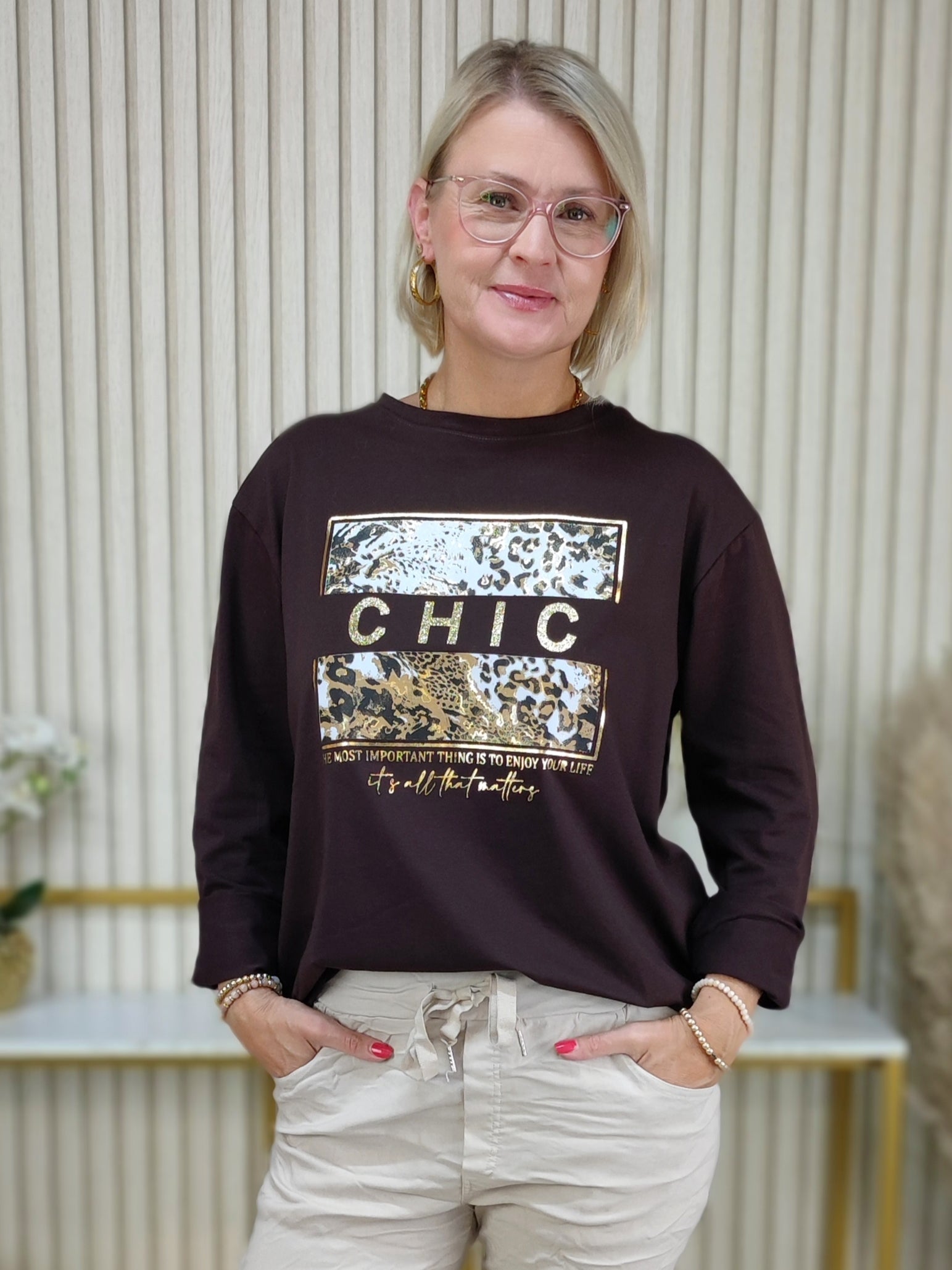 Langarmshirt "Chic" schoko in 2 Größen (38-42, 44-46/48)