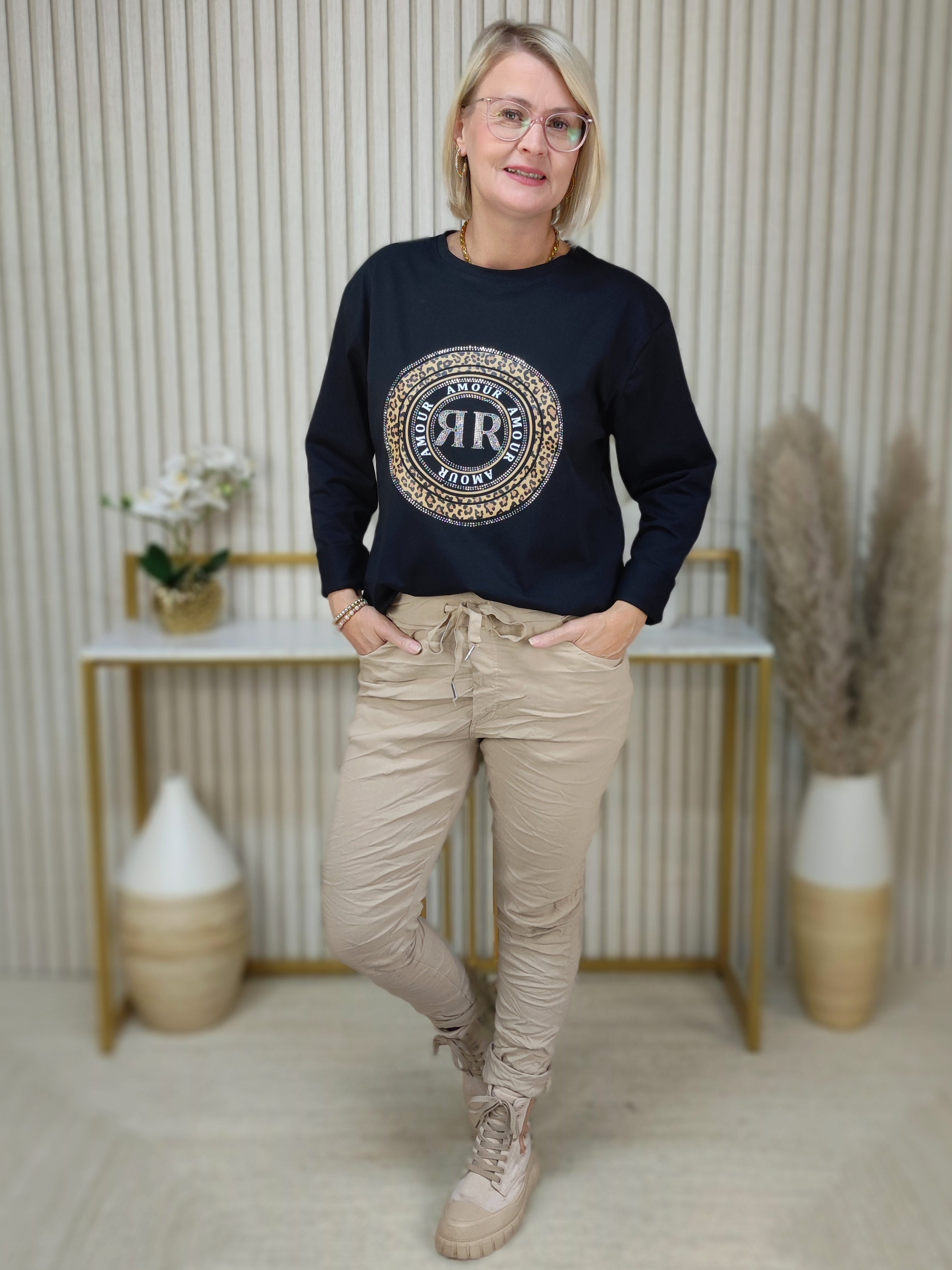 Langarmshirt "Amour" schwarz in 2 Größen (38-42, 44/46-48)