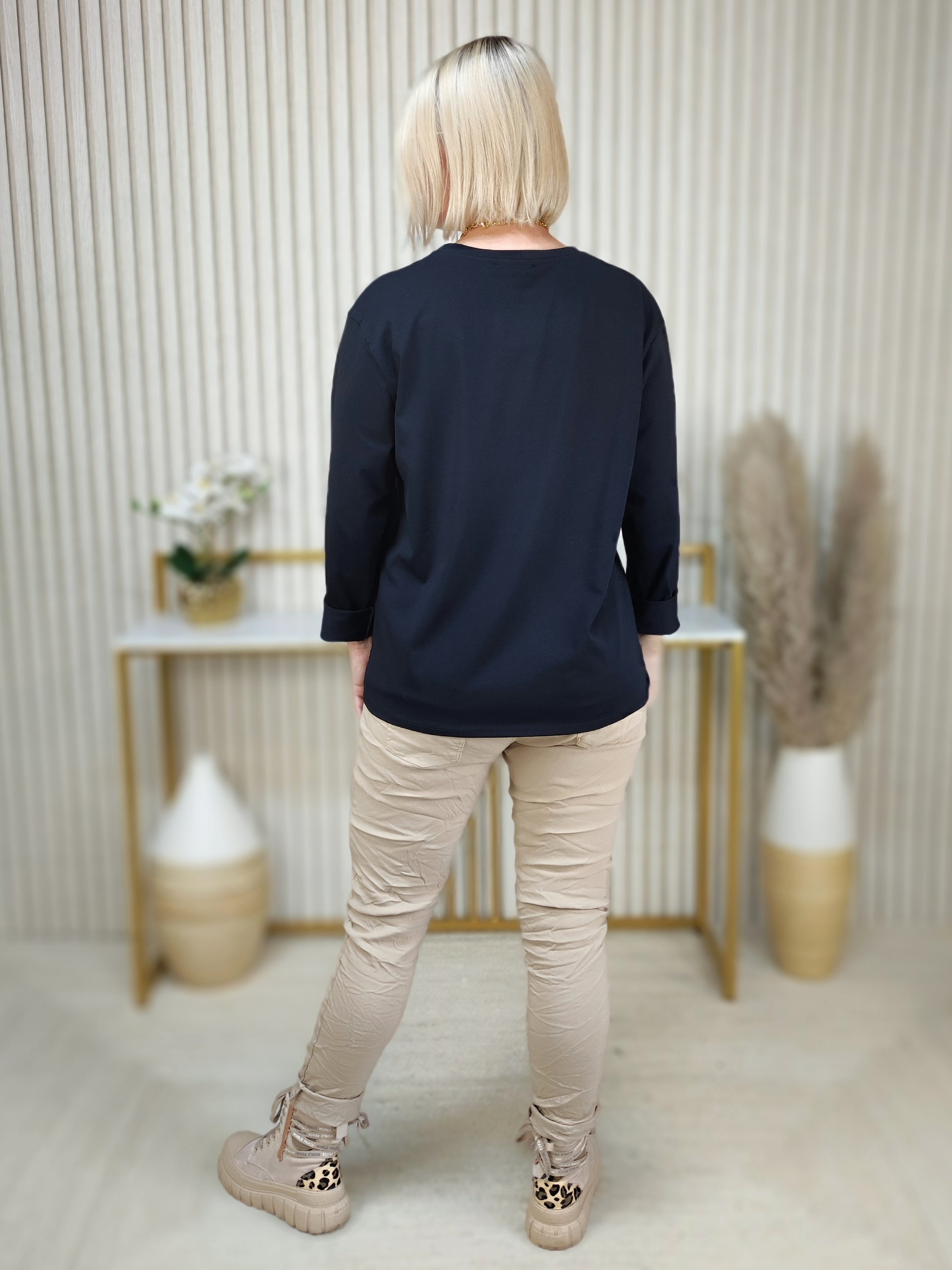 Langarmshirt "Amour" schwarz in 2 Größen (38-42, 44/46-48)