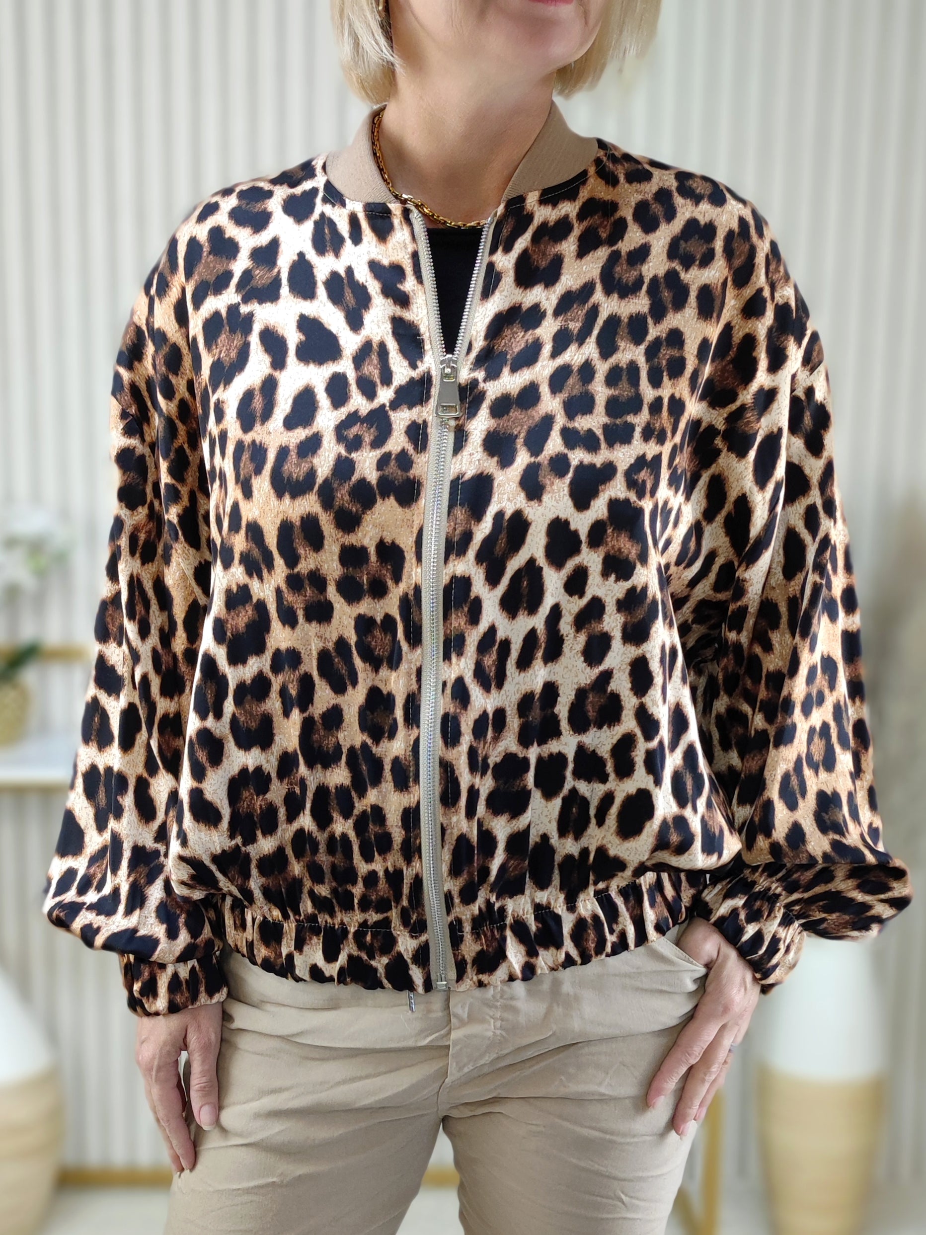 Sportliche, leichte Jacke Leo/schwarz-beige (36-42)