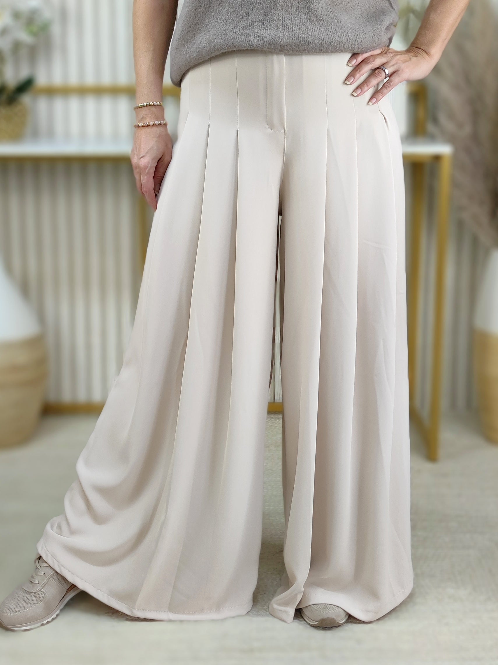 Weich fliessende Palazzohose in uni beige (S, M, L, XL)