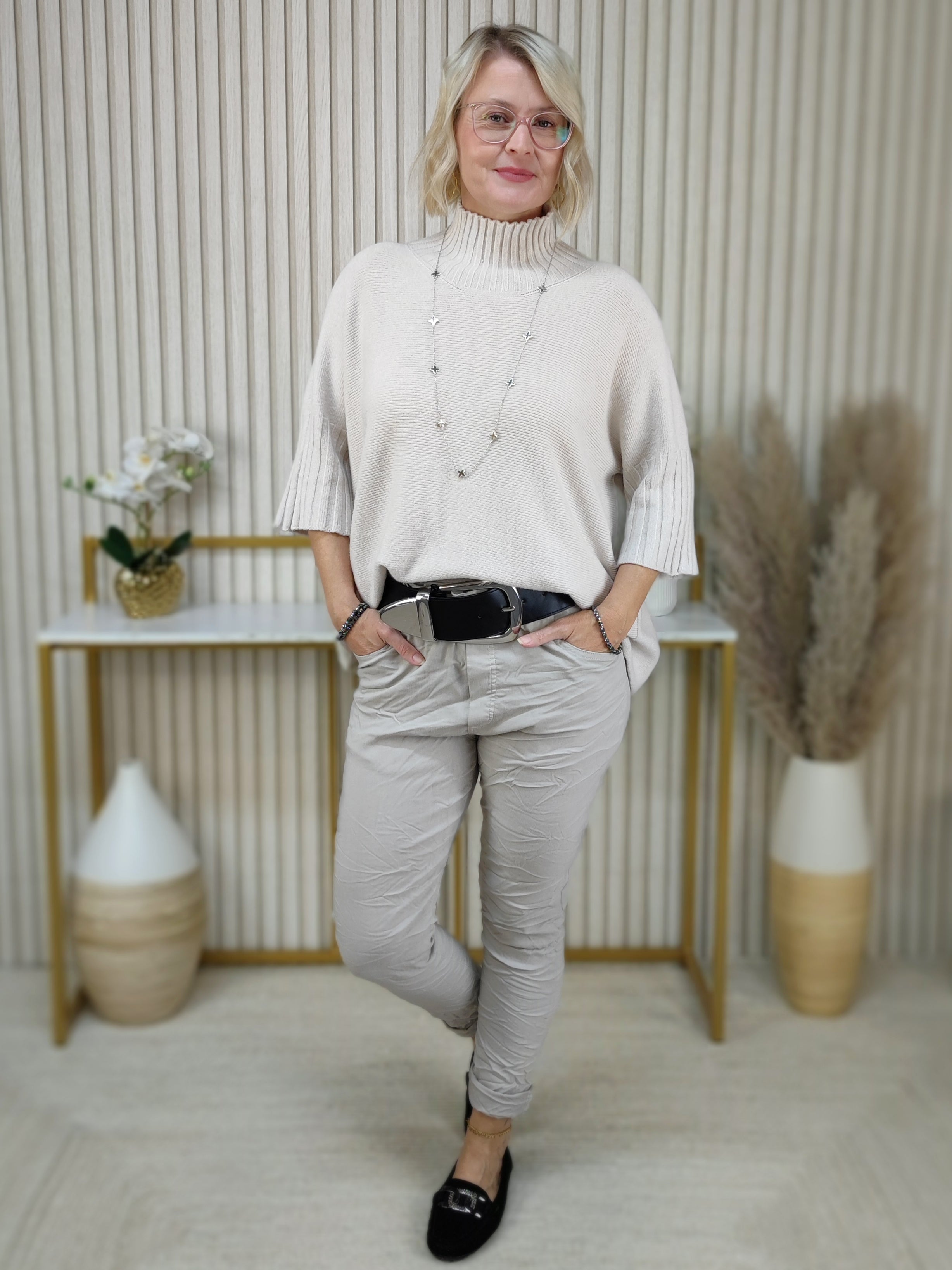 Pullover mit Turtle Neck beige (38-44)