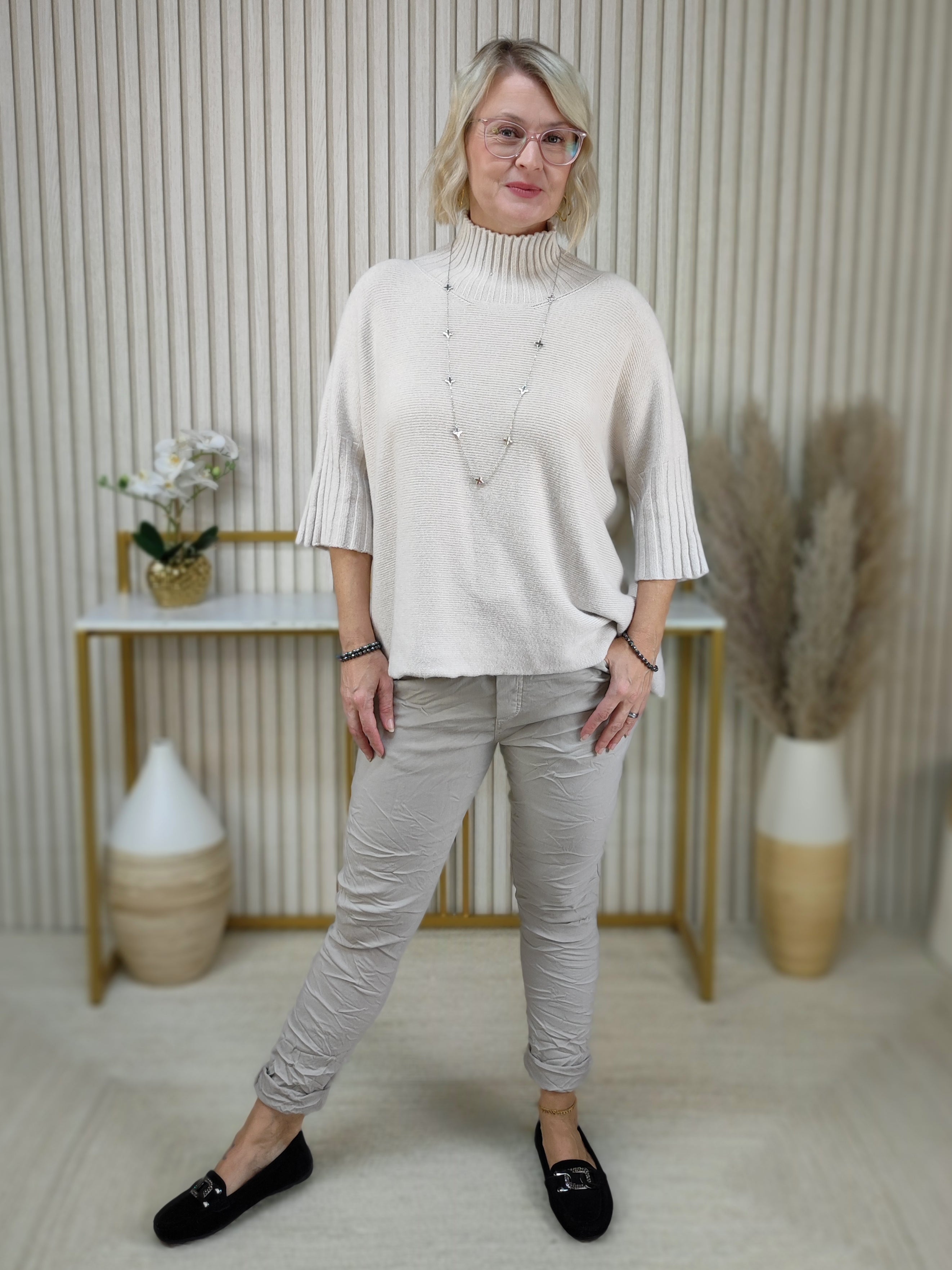 Pullover mit Turtle Neck beige (38-44)