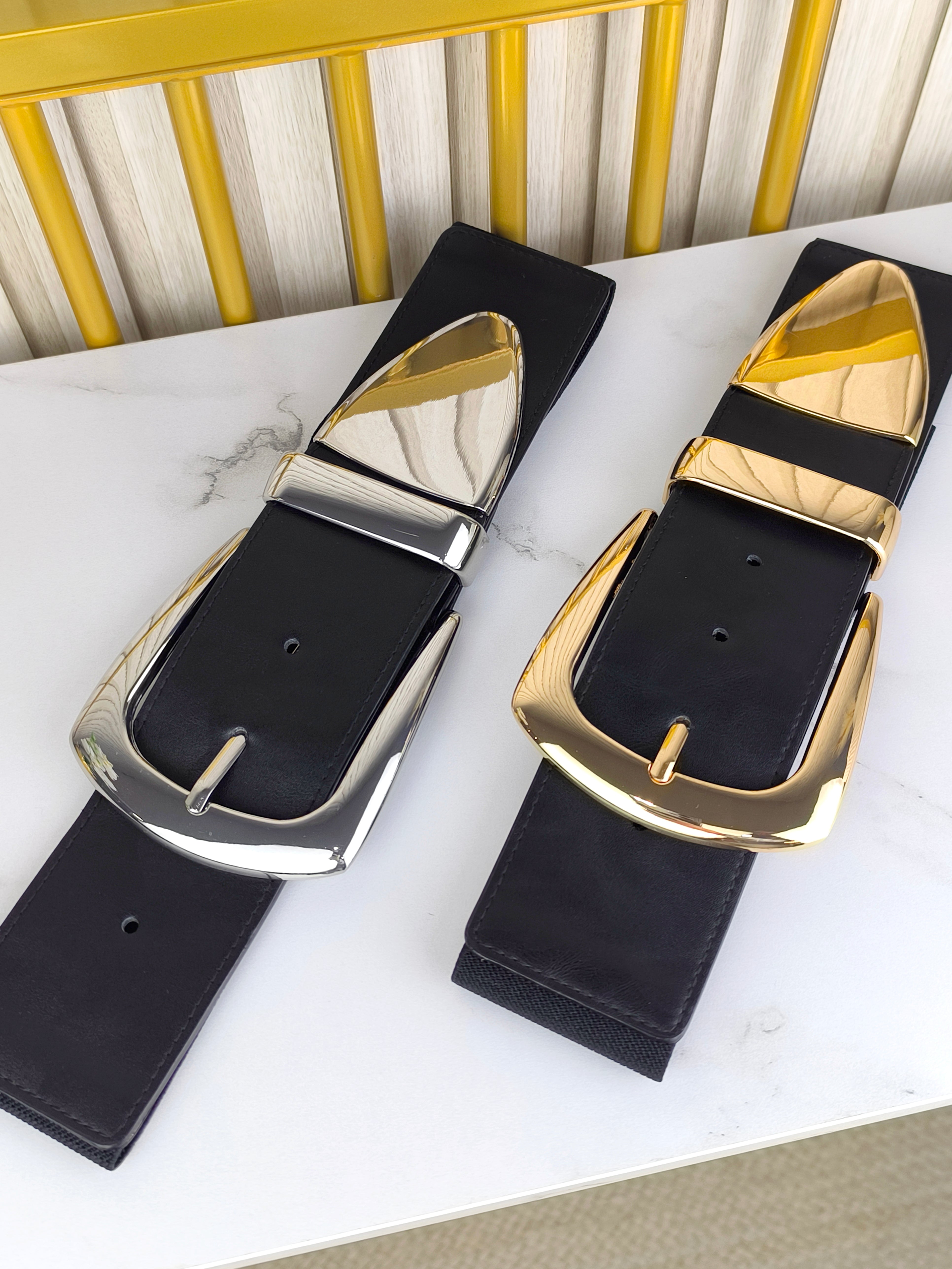 Stylischer Stretch Gürtel schwarz mit Schnalle in gold oder silber (80/85cm)