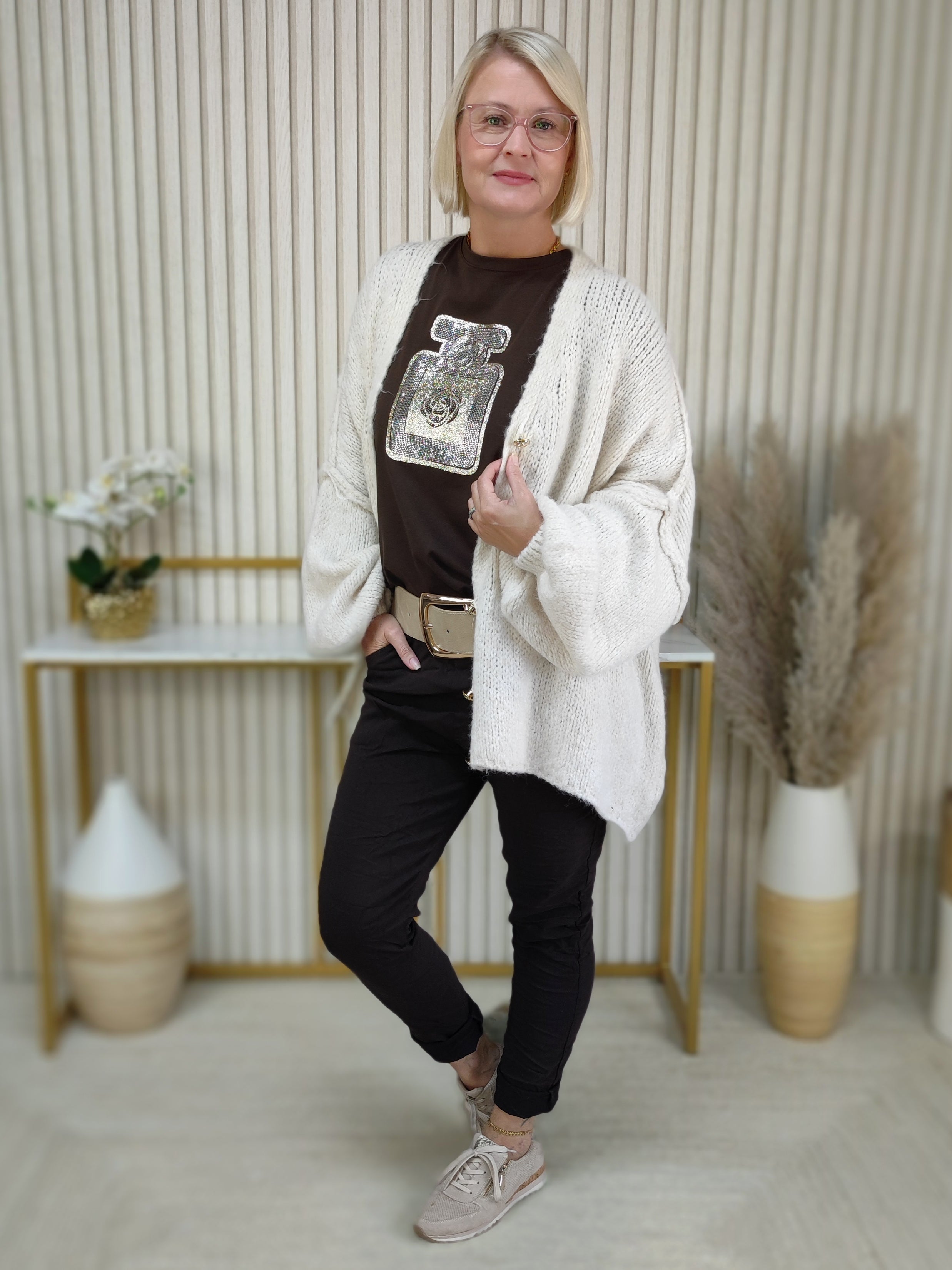 Kuschelige Strickjacke in beige (38-46/48)