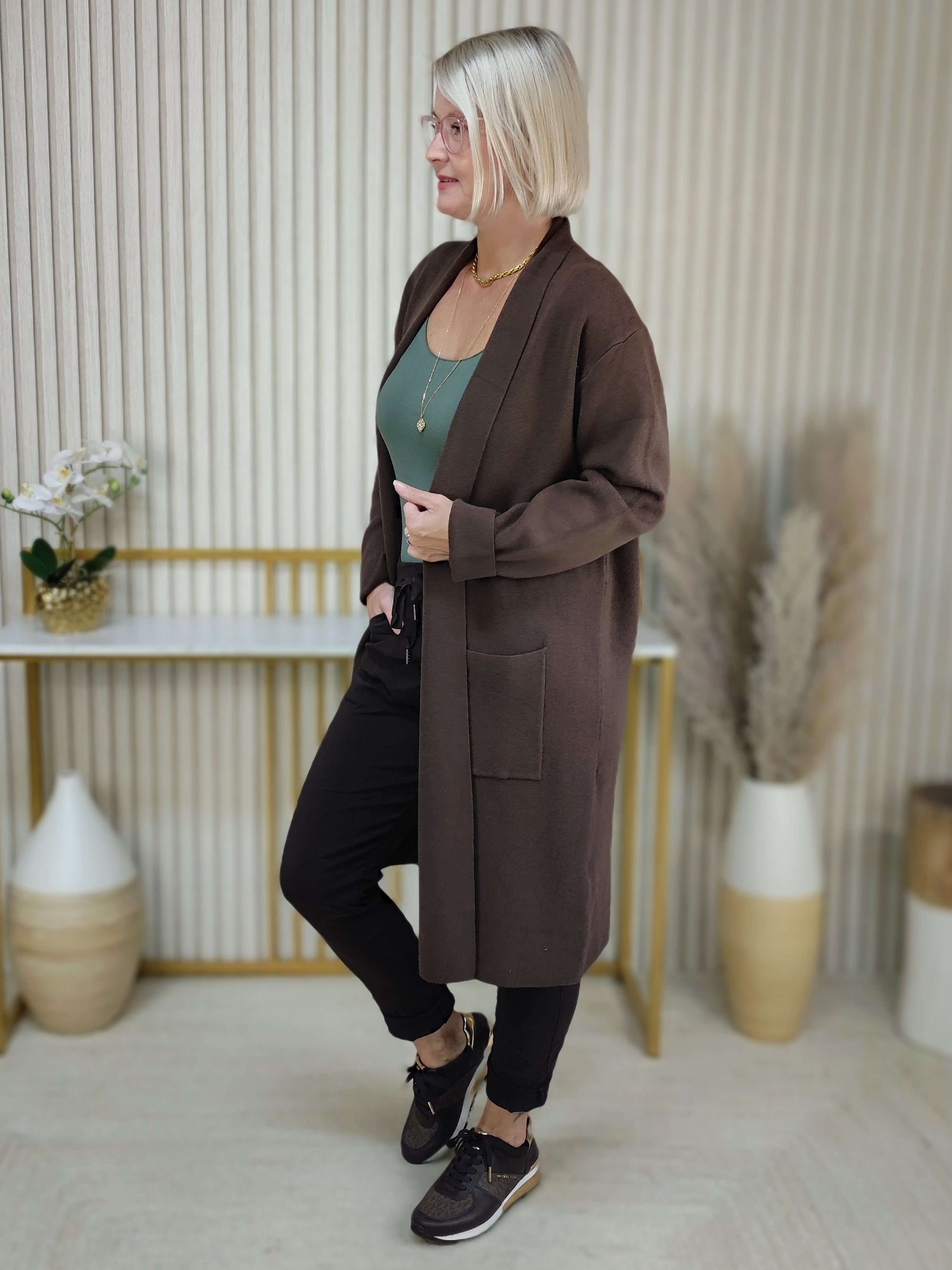 Weicher Cardigan Uni schoko (38-44)