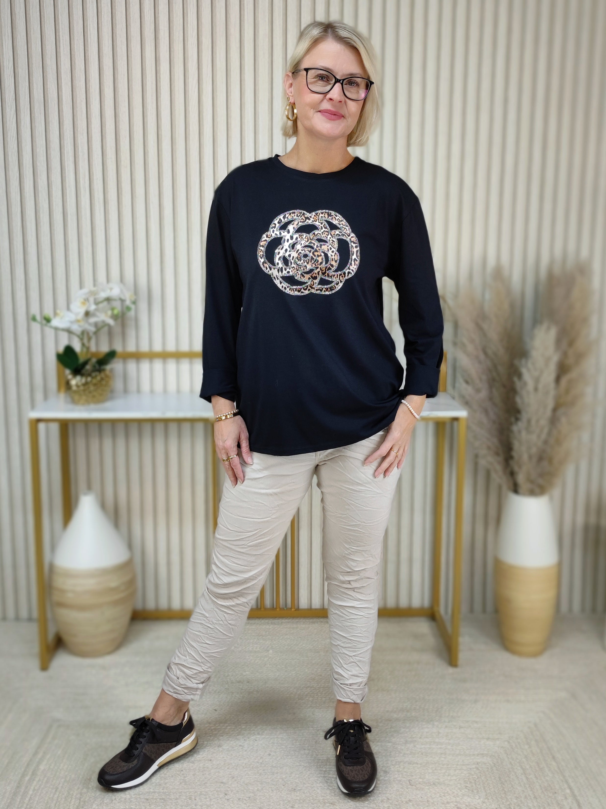 Langarm Shirt "Blume" schwarz (36-42)