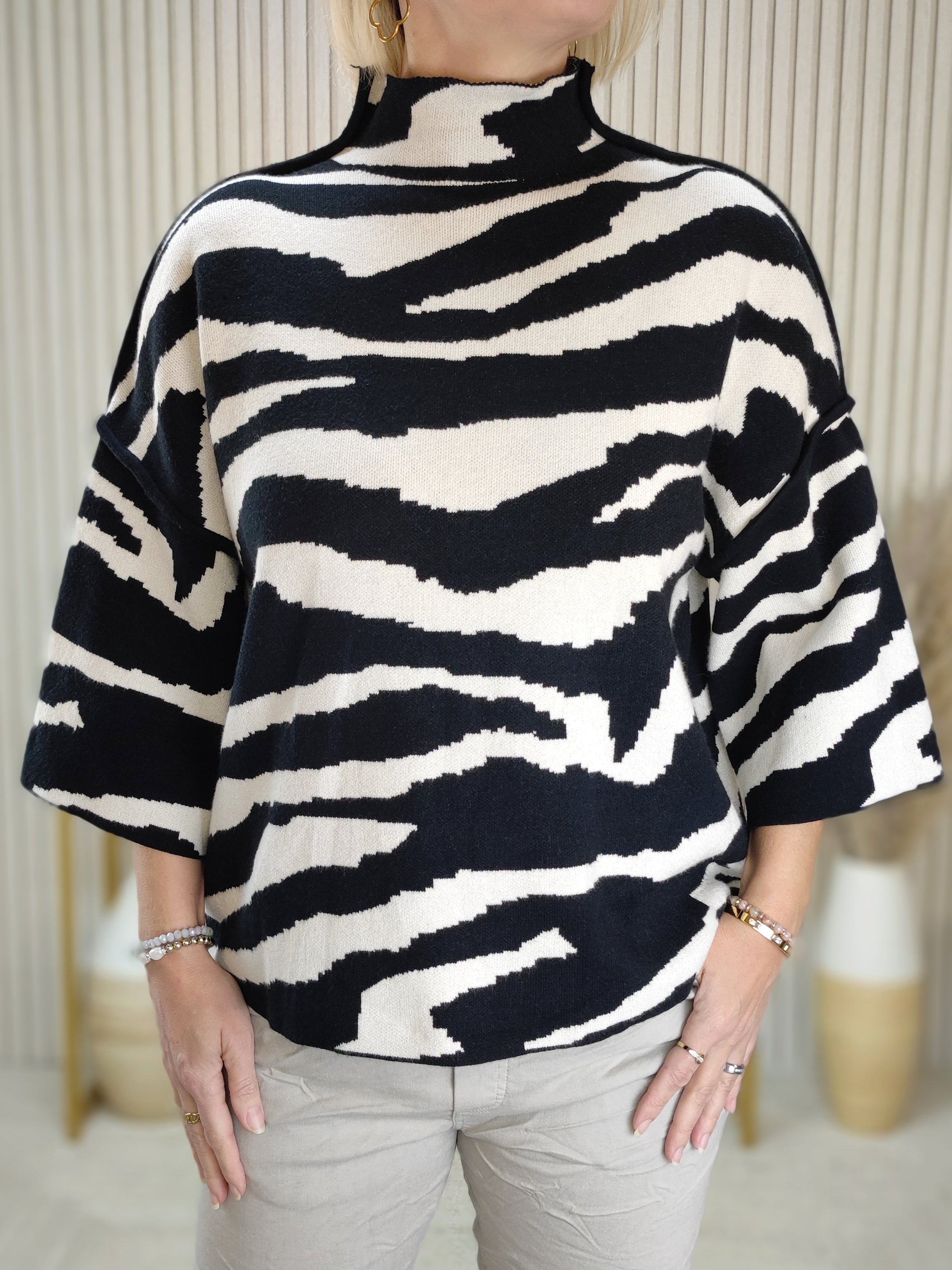Turtle Neck Pullover im Zebra Design (36-44)