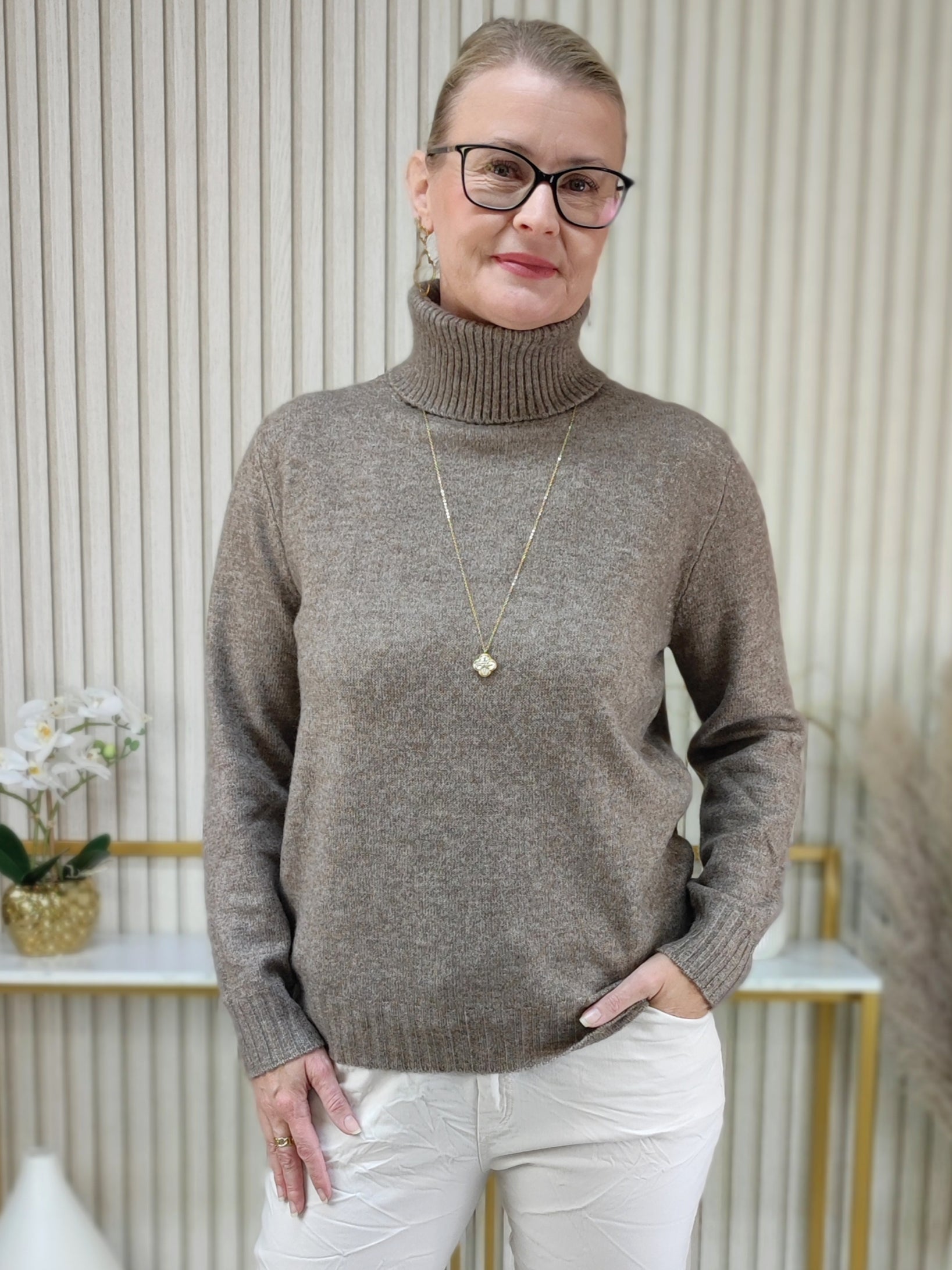 Basic Pullover braun mit weichem Rollkragen (36-42)