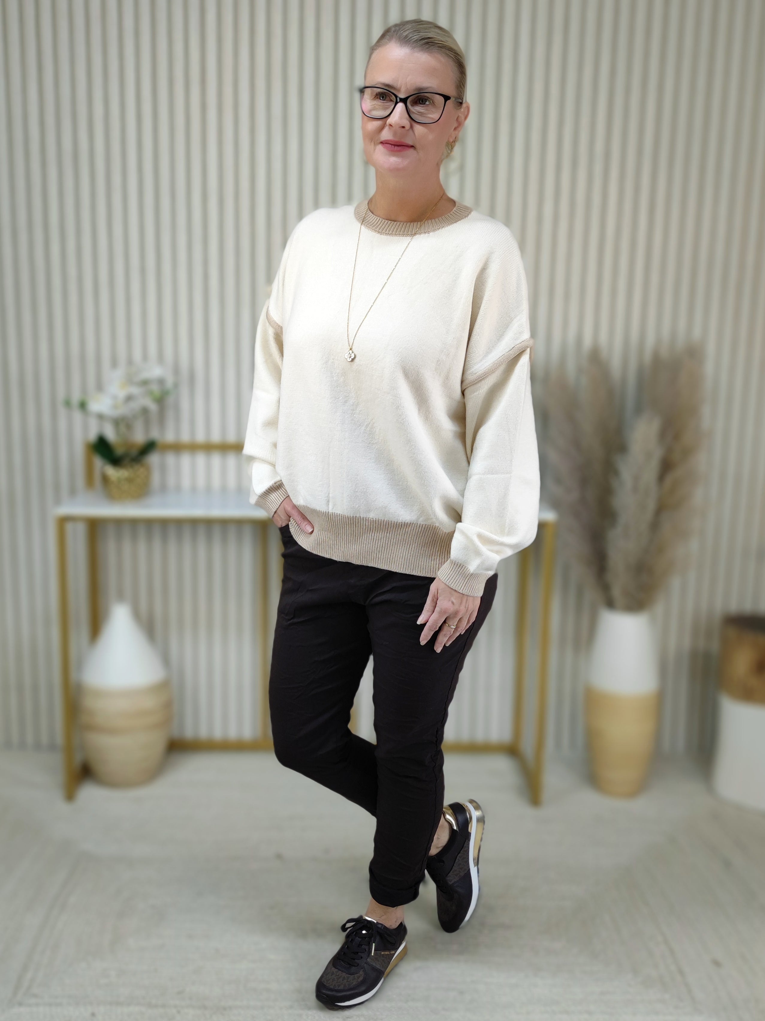 Feinstrick Pullover in creme/camel (38-44)