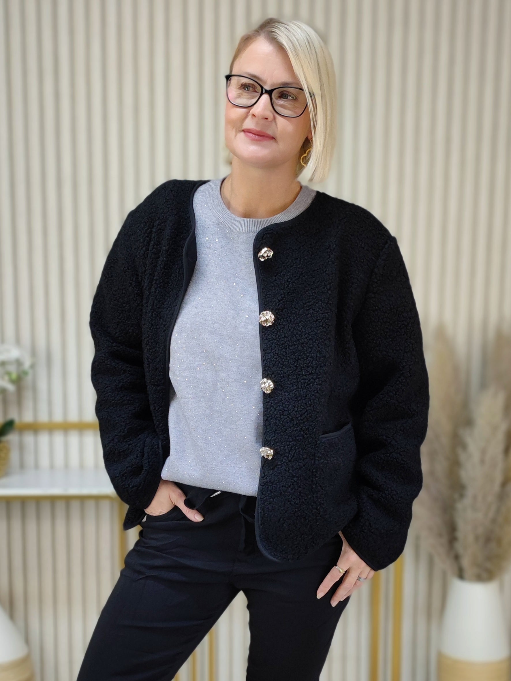Boucle Jacke schwarz (38-42/44)