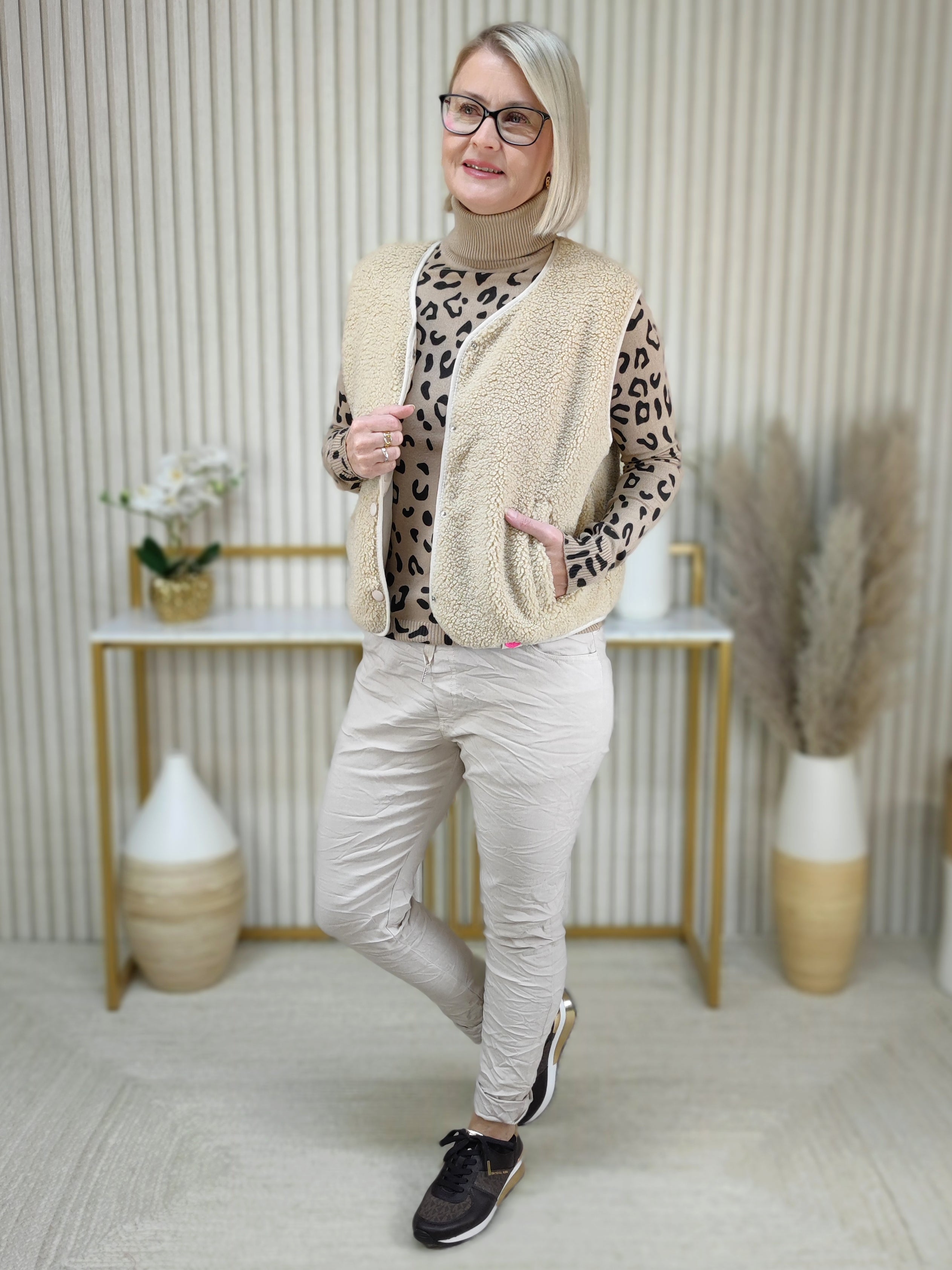 Leichter Pullover "Luna" mit Rollkragen Camel/Leo (36-42)