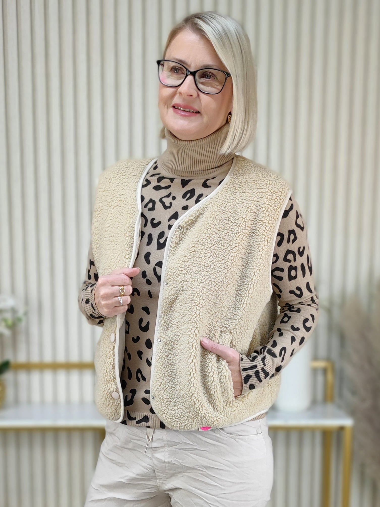 Teddy Weste beige (36-42)