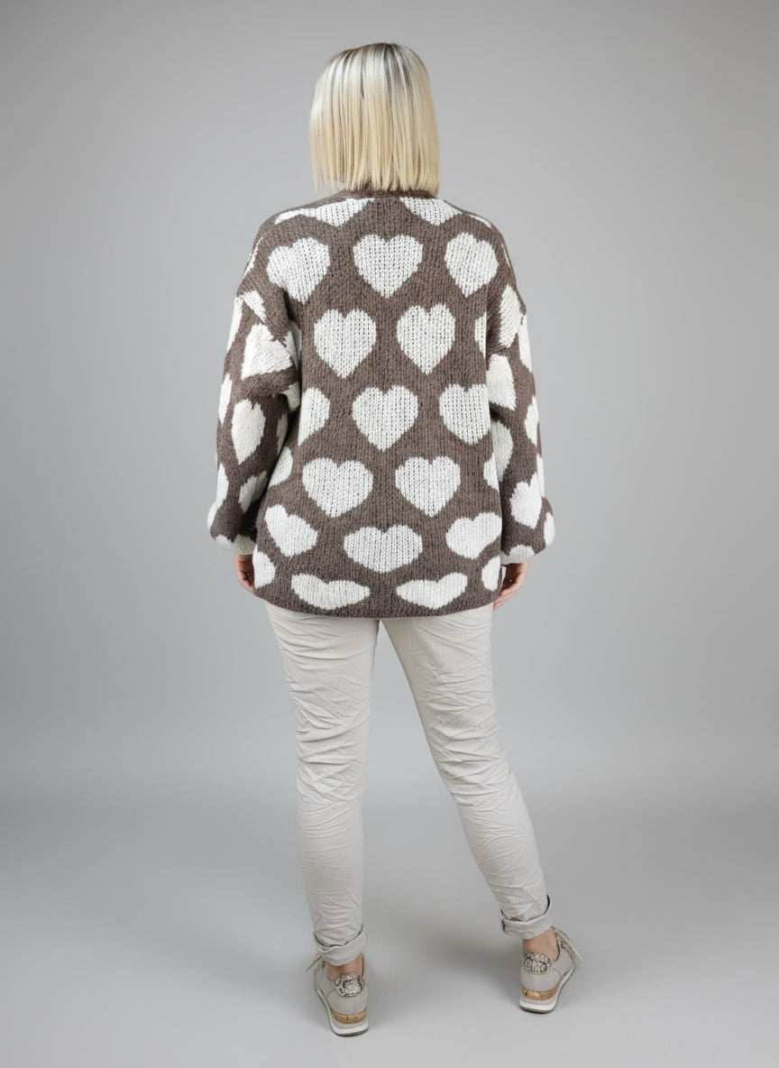 Kuschelige Strickjacke "Herzilein" in mud (38-44)