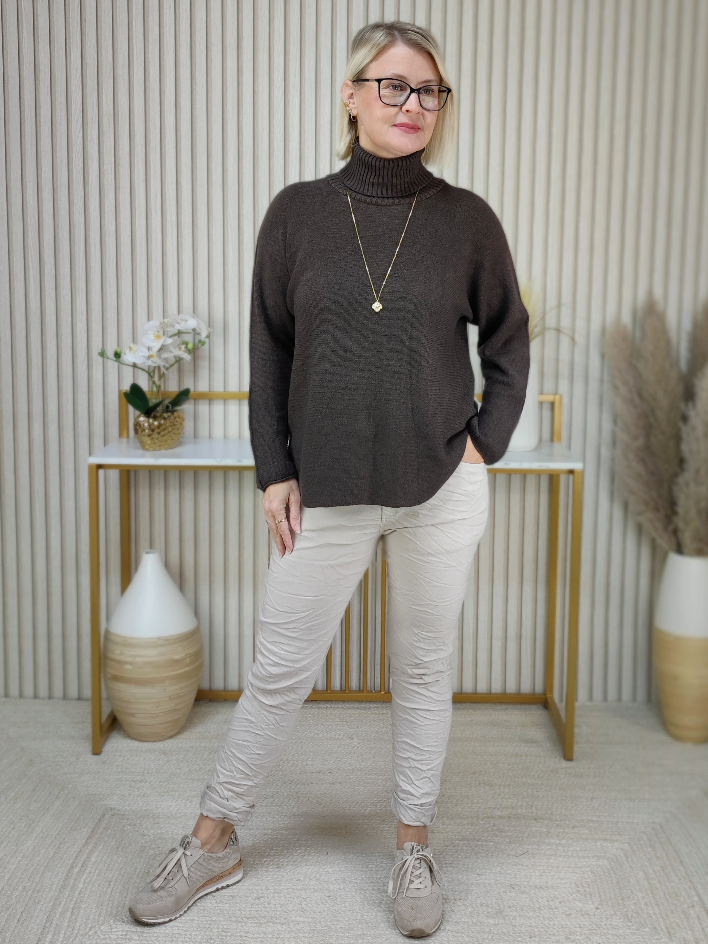 Pullover unifarben mit Rollkragen Schoko (36-40/42)
