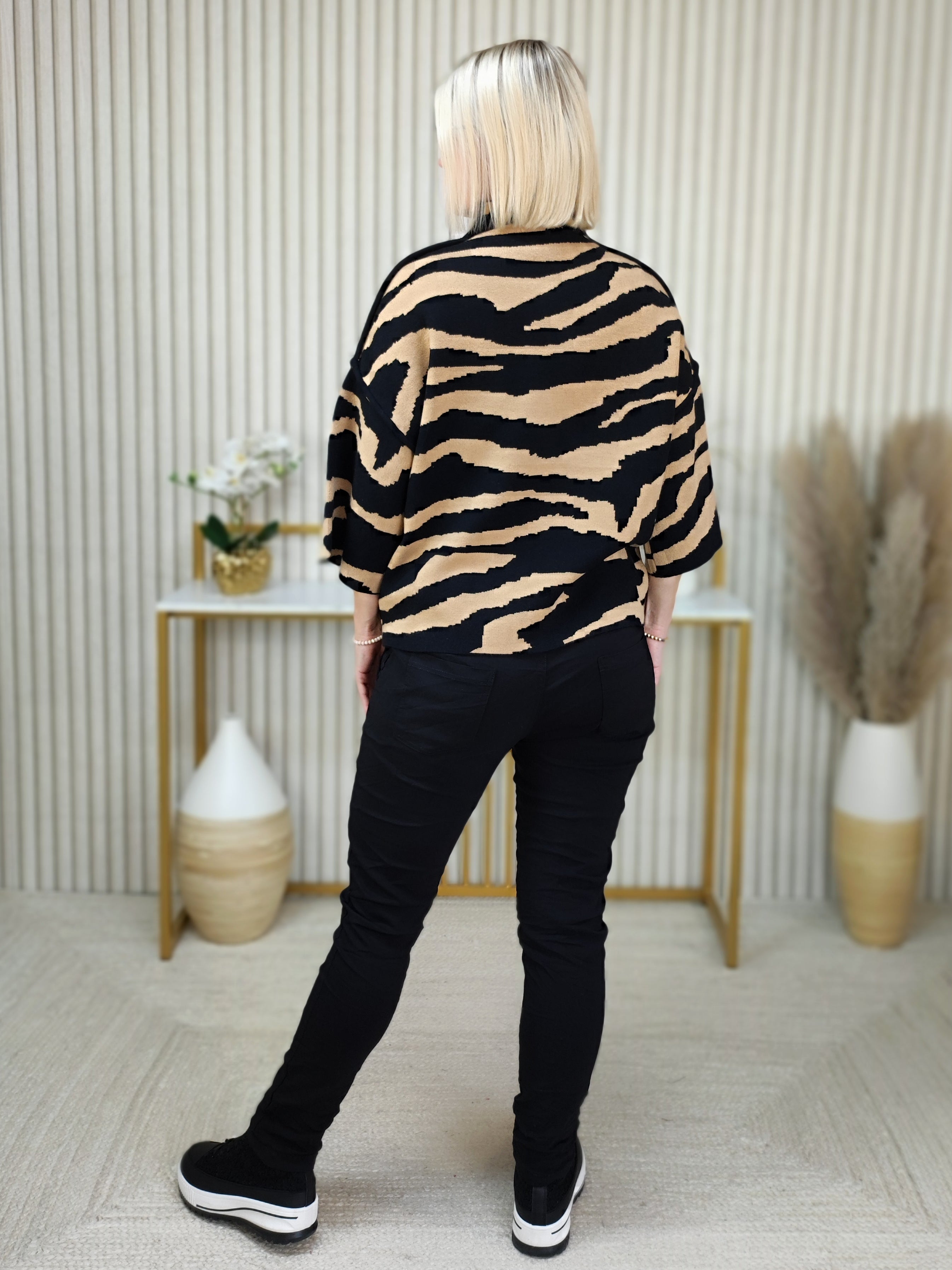 Turtle Neck Pullover im Zebra Design camel (36-44)