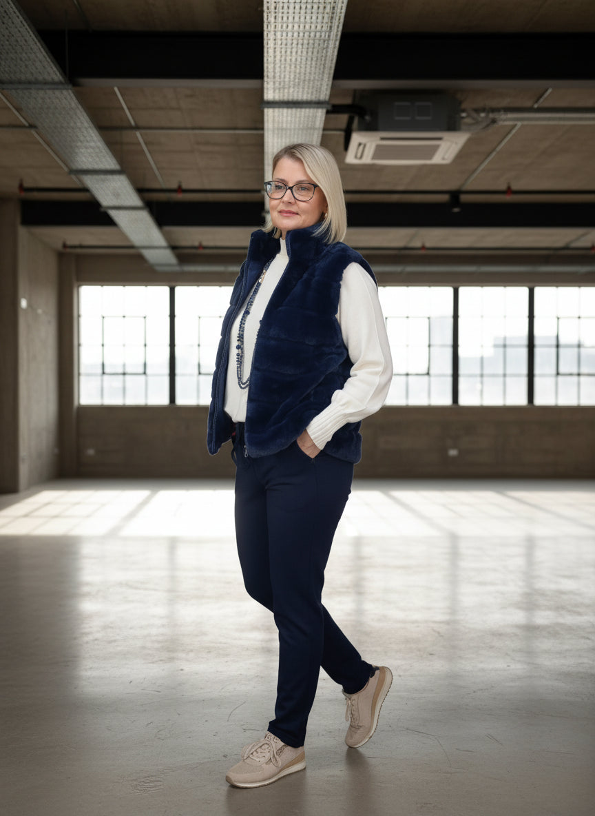 Fellweste dunkelblau in 2 Größen (36-40/42-44)