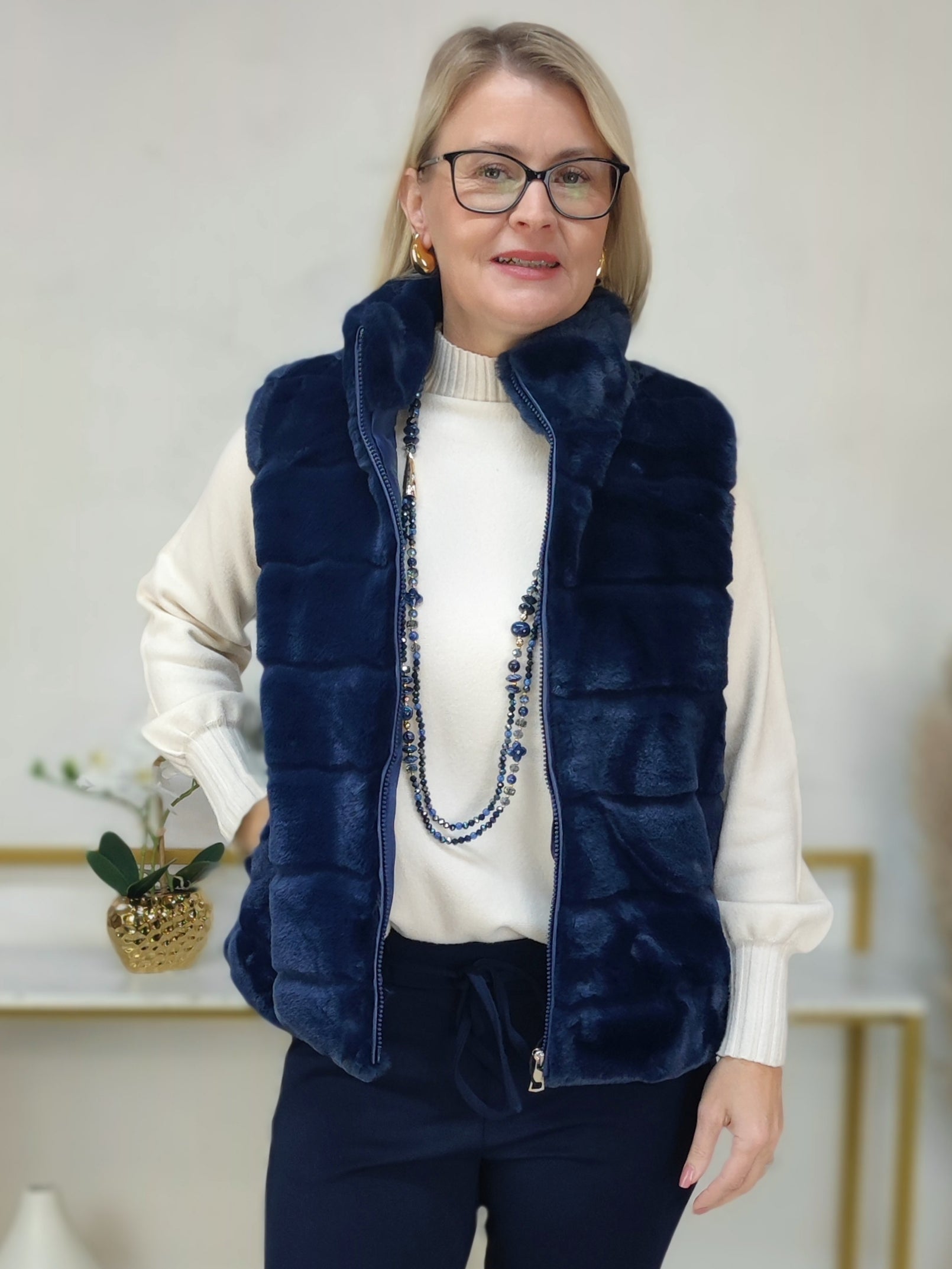 Fellweste dunkelblau in 2 Größen (36-40/42-44)