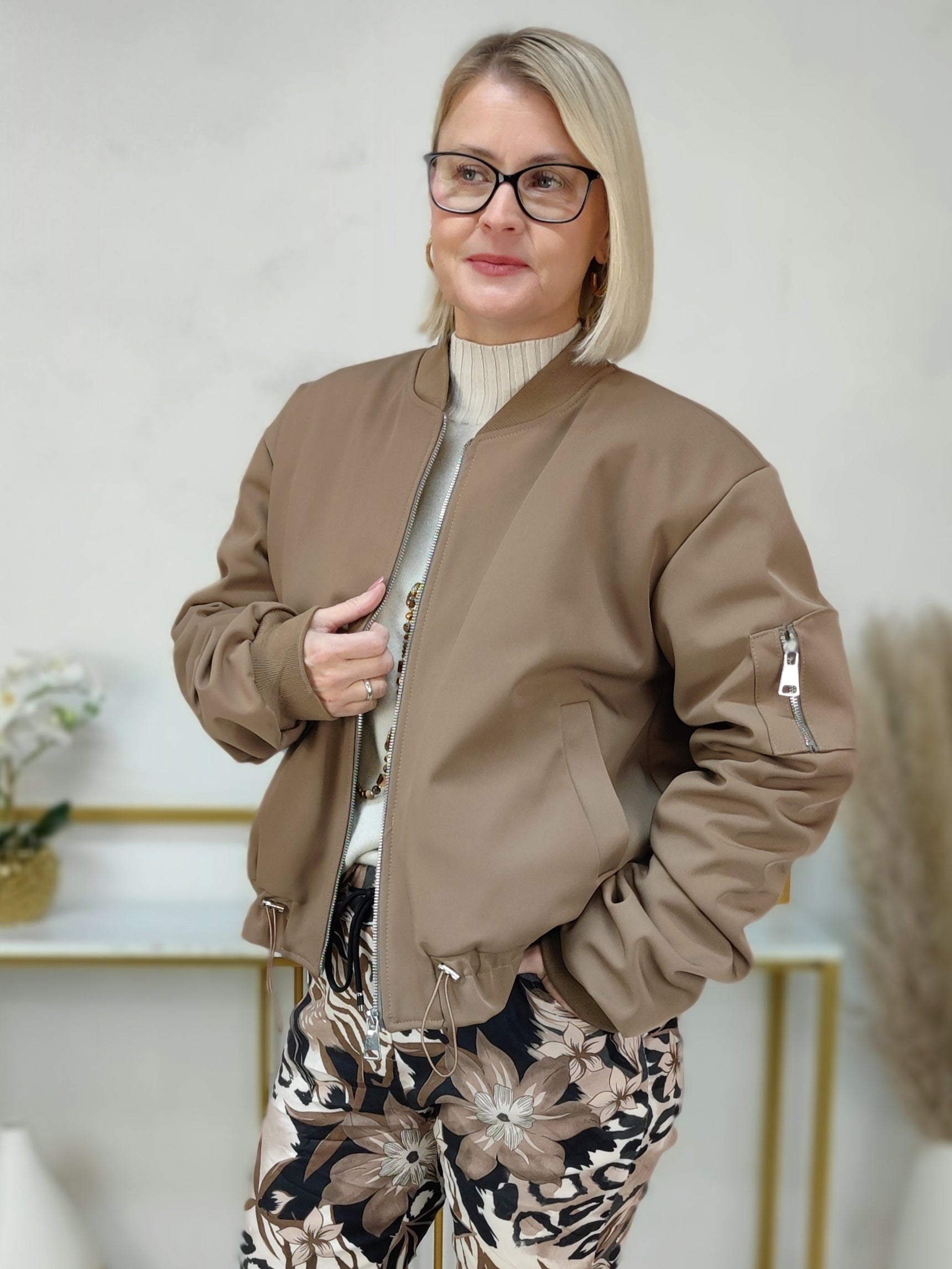 Warme Bomberjacke in camel (38-42)