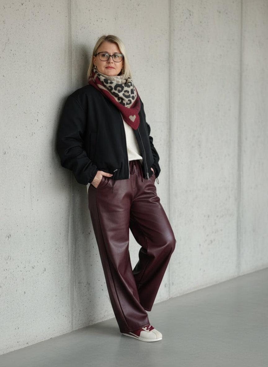 Warme Bomberjacke in schwarz (38-42)