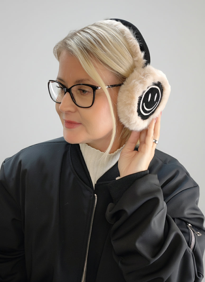 Weiche Ohrenschützer mit Smiley Muster in schoko und schwarz