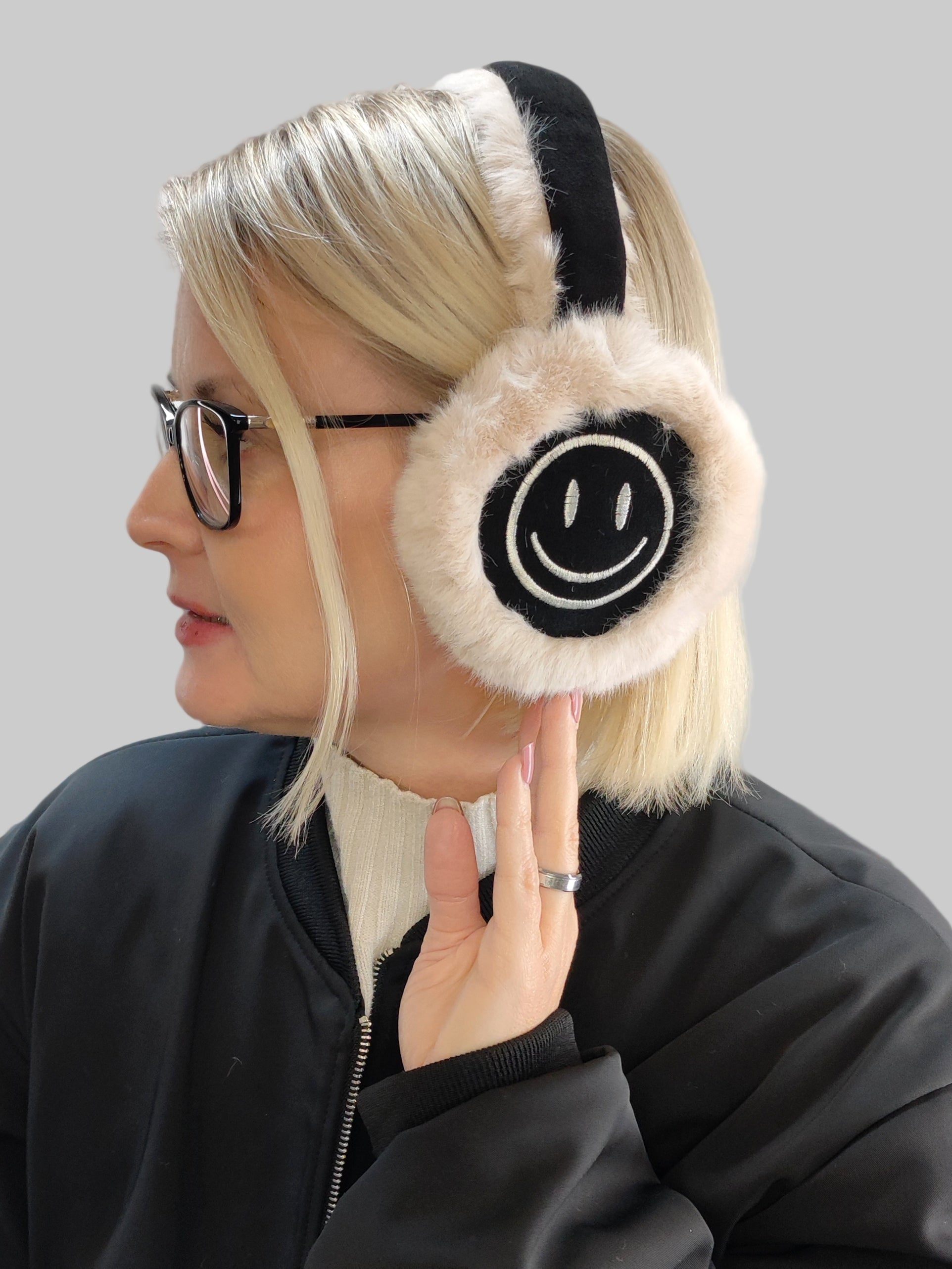 Weiche Ohrenschützer mit Smiley Muster in schoko und schwarz