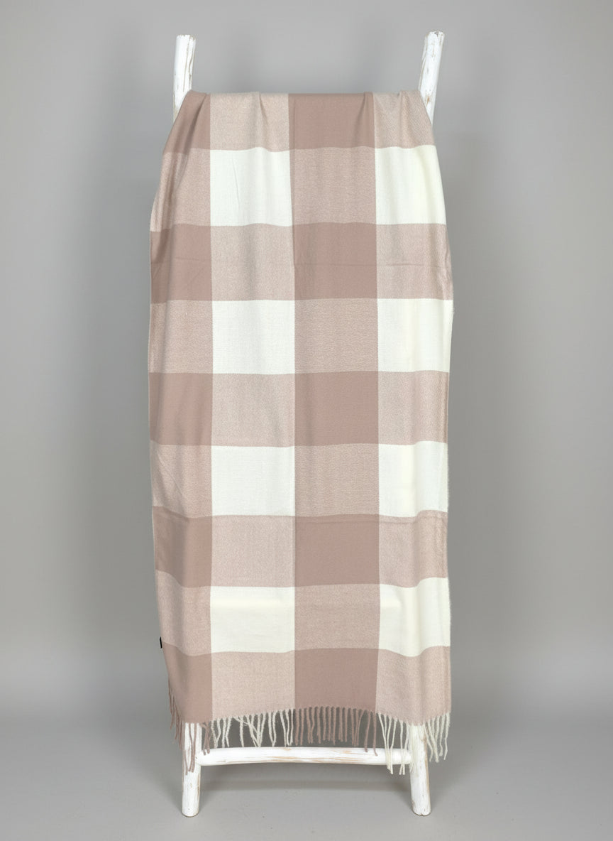 Kuschelschal kariert in beige/wollweiss