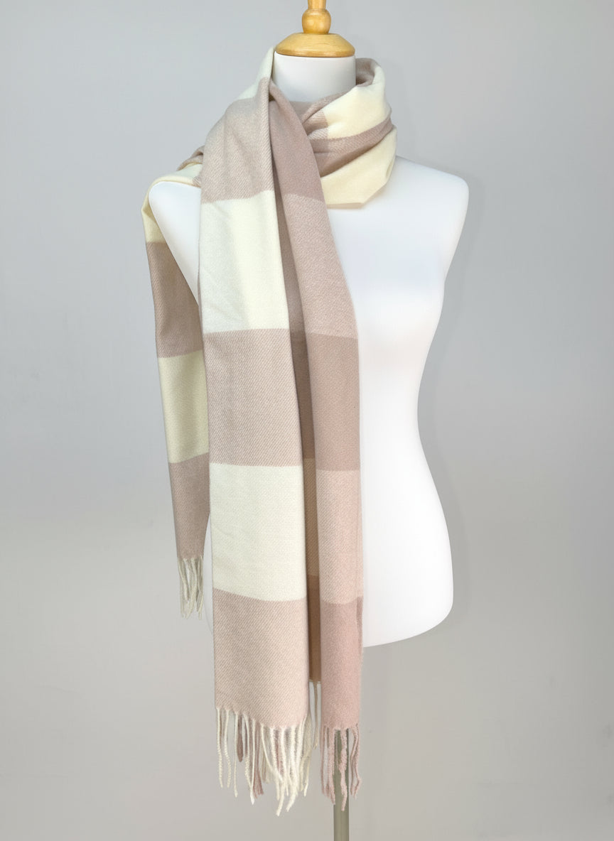 Kuschelschal kariert in beige/wollweiss