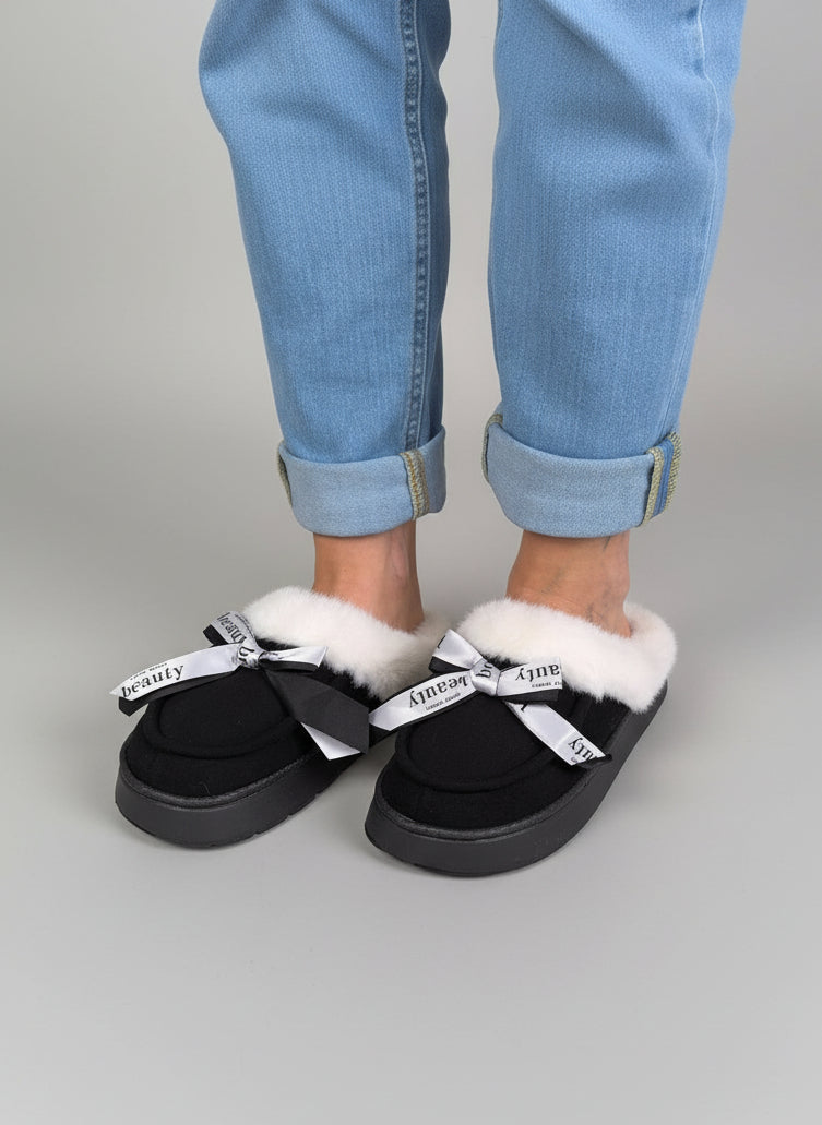 Hausschuhe "Beauty" in schwarz