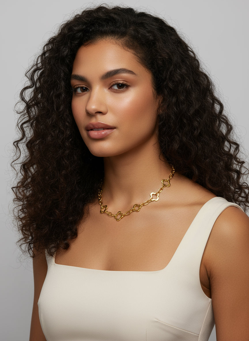 Halskette in goldfarben aus Edelstahl mit Kleeblatt