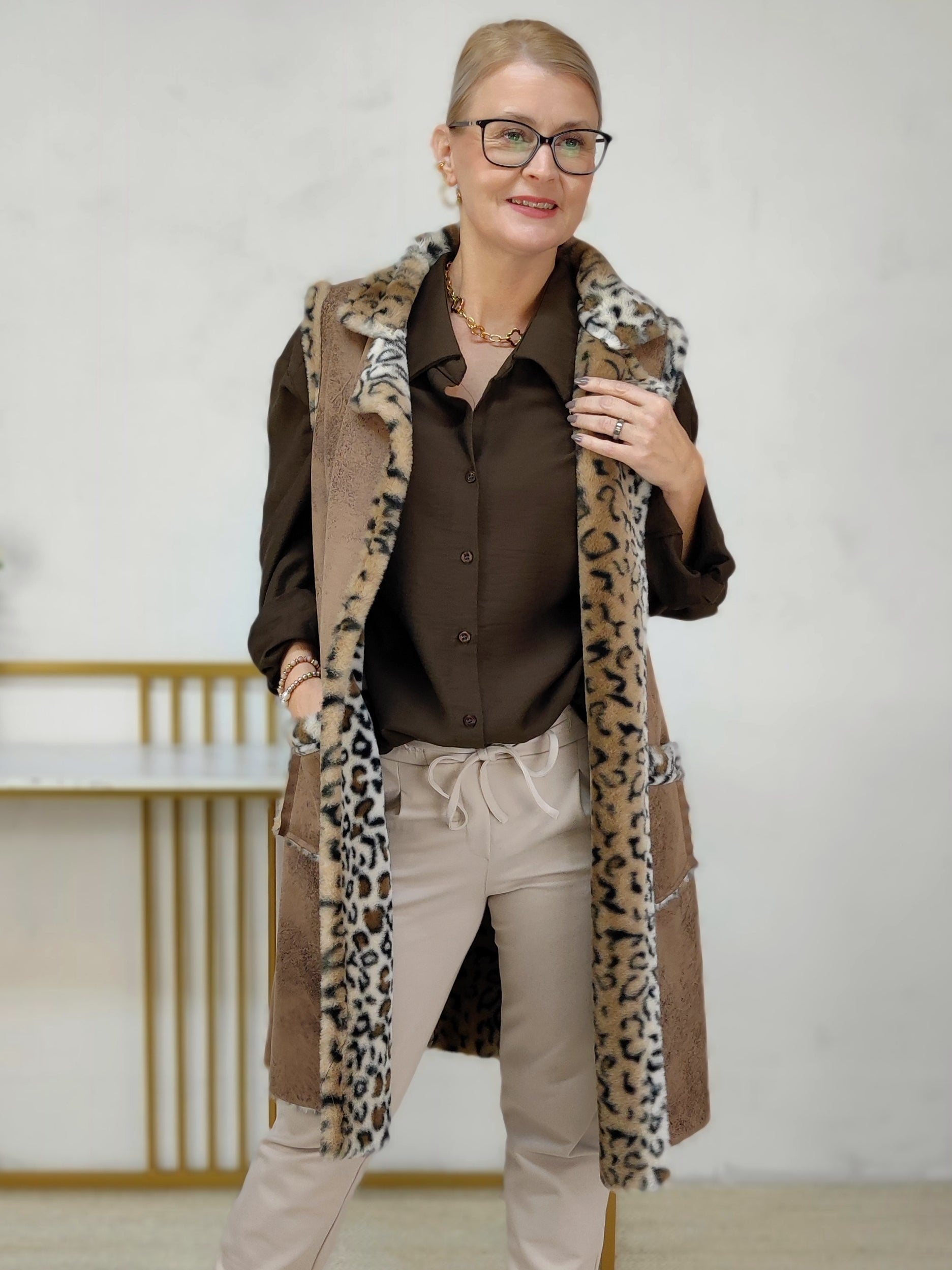 Lange Leo Fellweste in camel meliert (36-42)