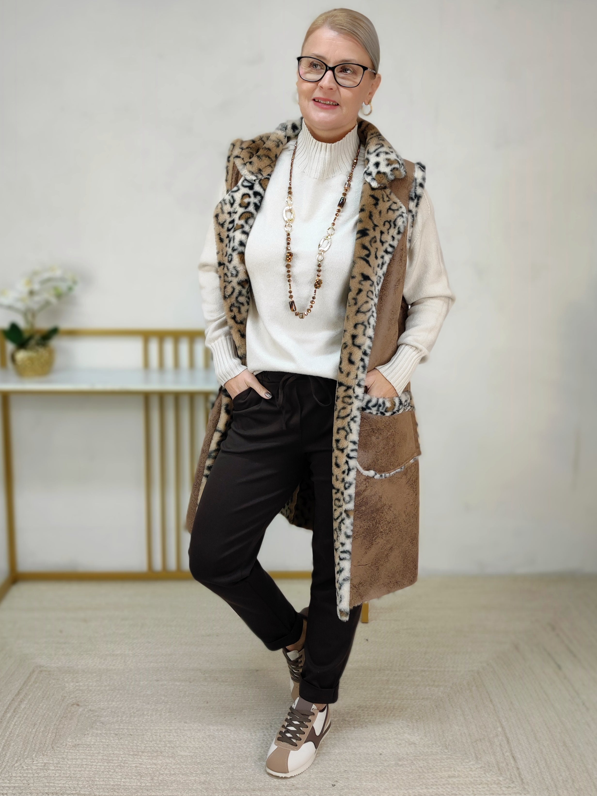 Lange Leo Fellweste in camel meliert (36-42)