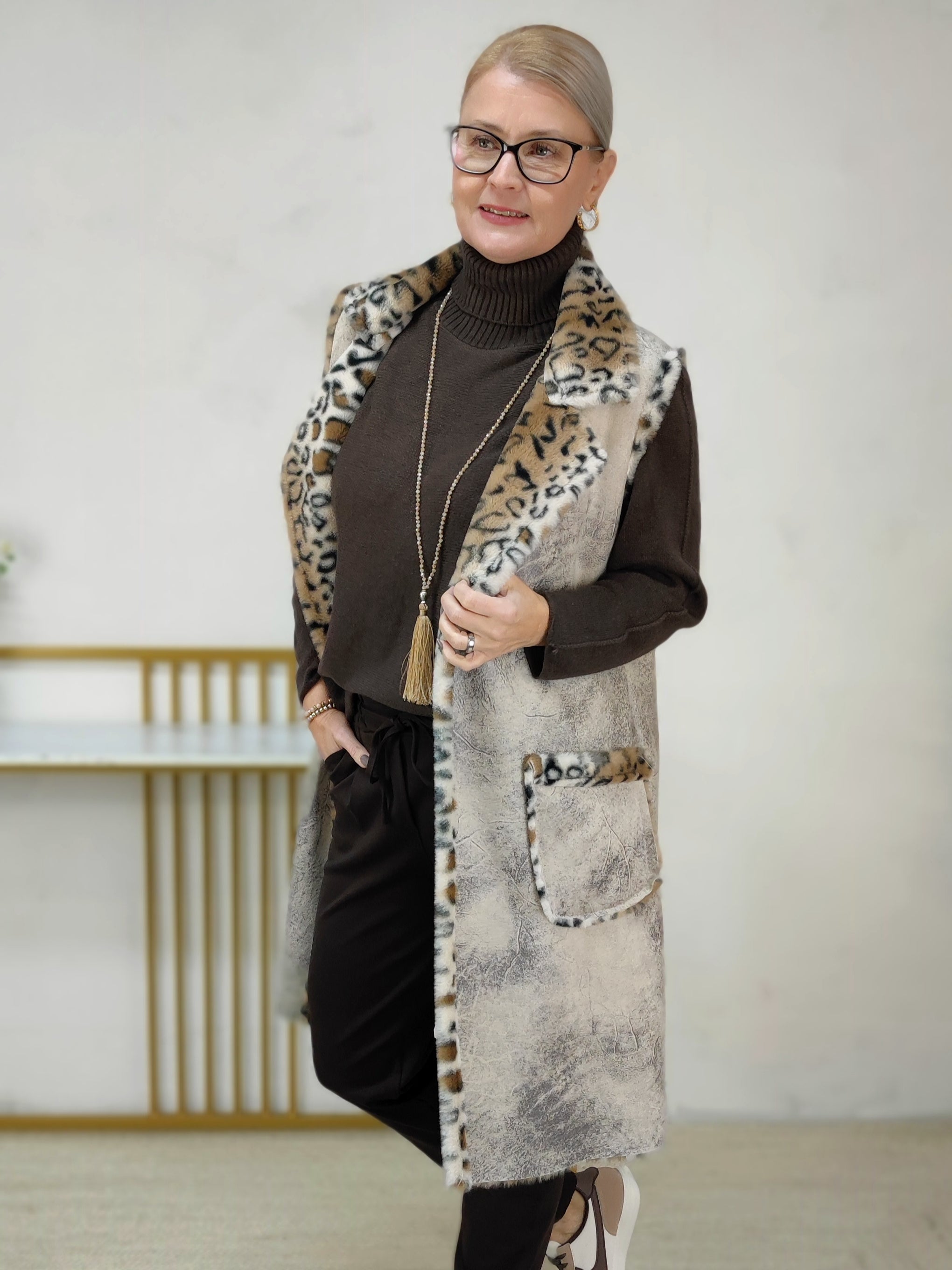 Lange Leo Fellweste in beige meliert (36-42)