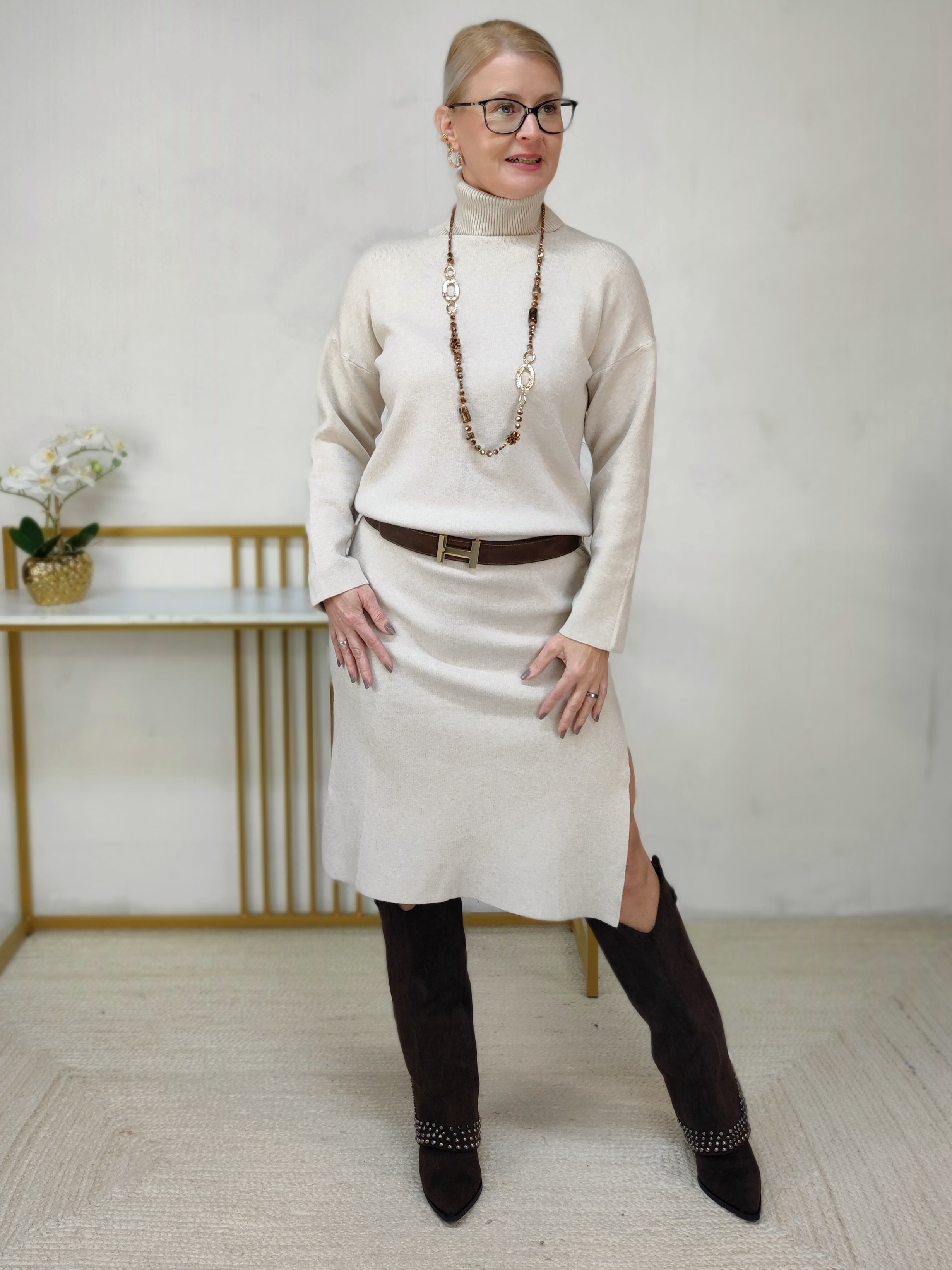 Einfarbiges Strickkleid in beige (36-42)