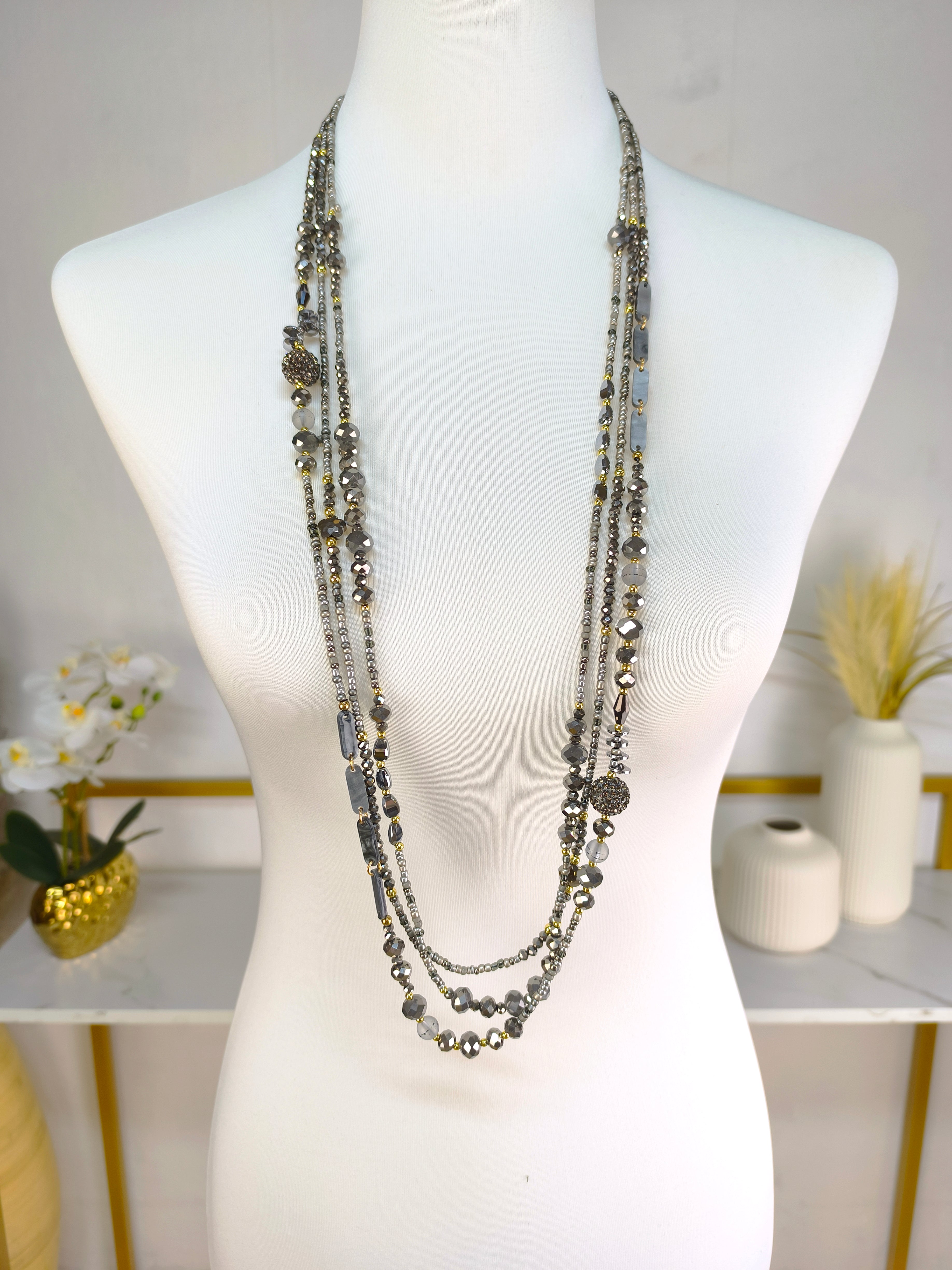 Lange Perlenkette 3 reihig grau/silber