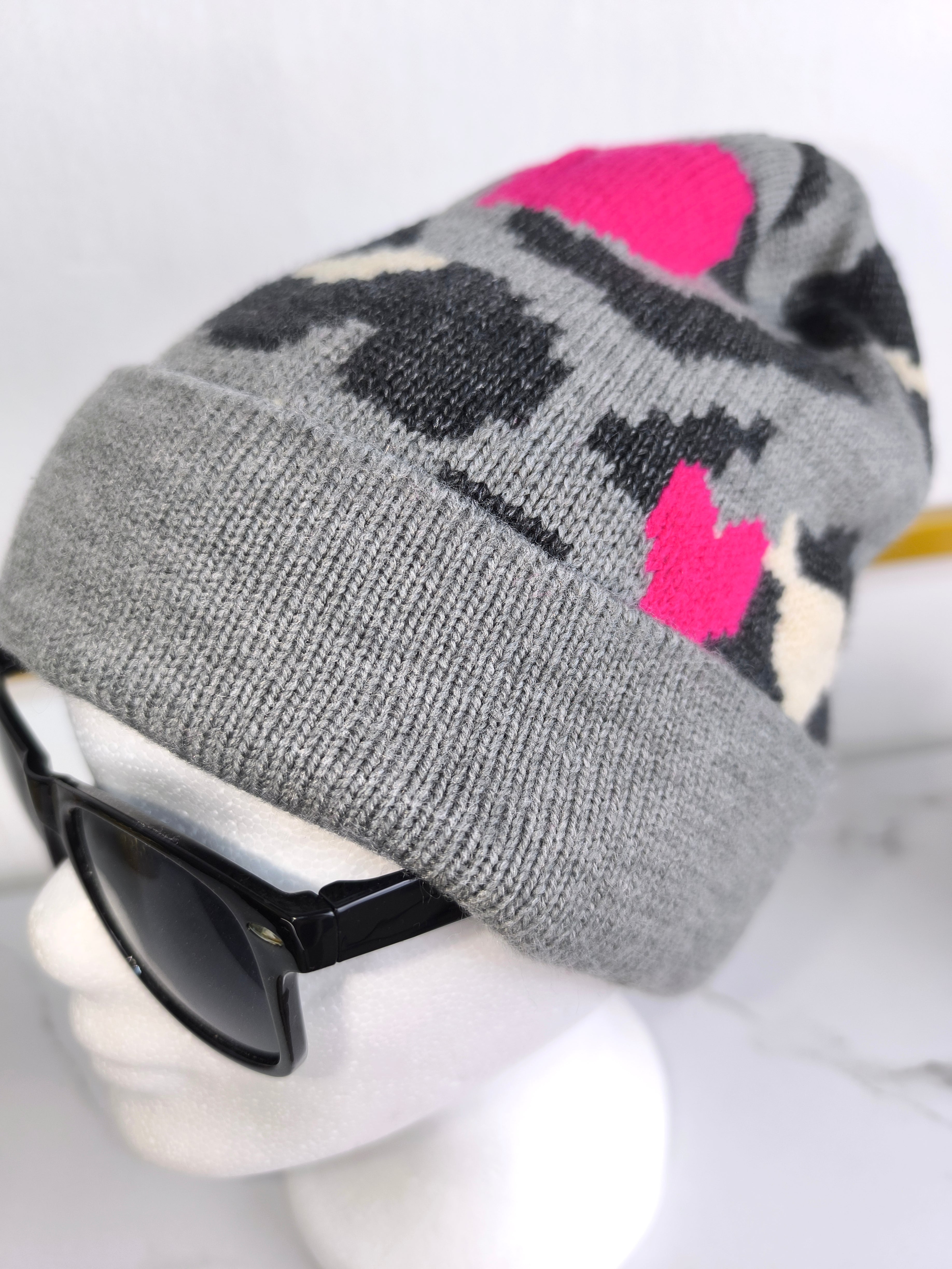 Mütze "Heart 2" in grau/pink