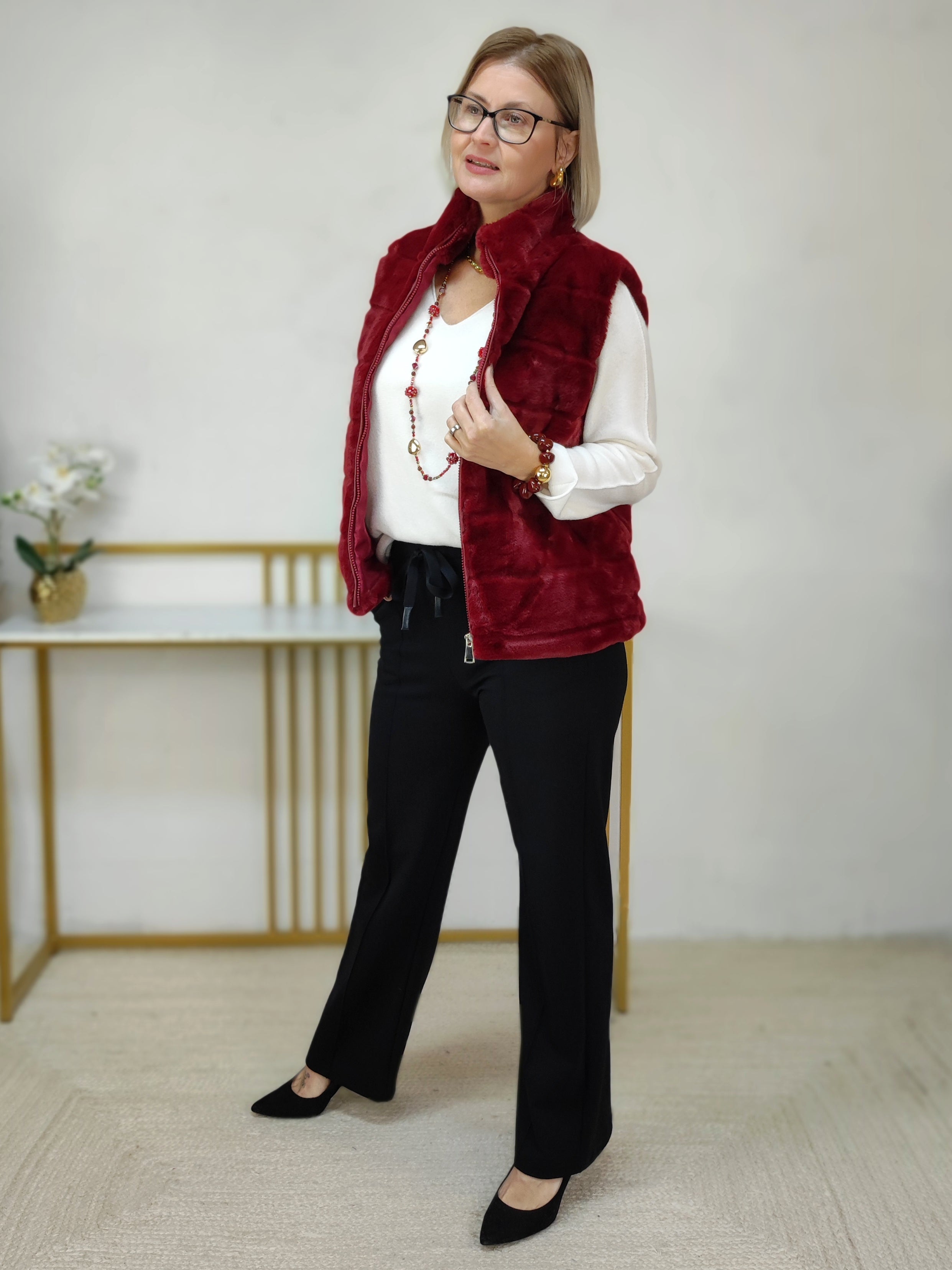 Fellweste dunkelrot in 3 Größen (36-40/42-44/46-48/50)