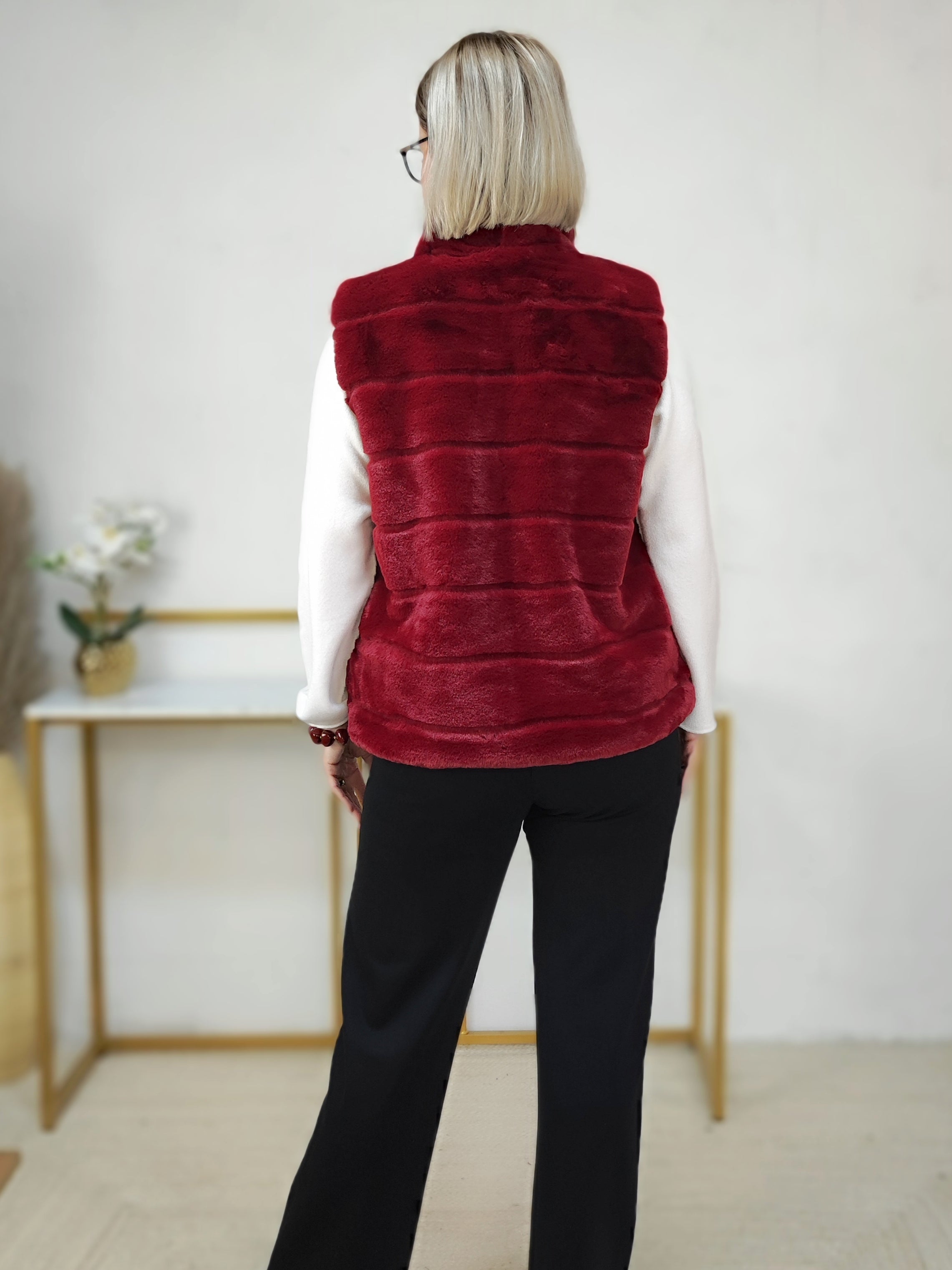 Fellweste dunkelrot in 3 Größen (36-40/42-44/46-48/50)