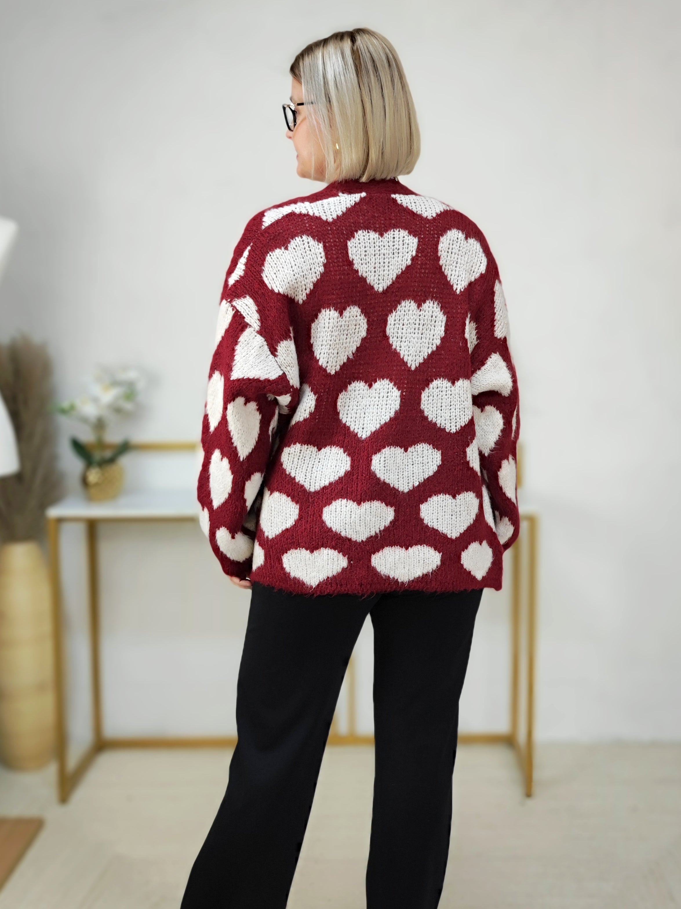 Kuschelige Strickjacke "Herzilein" in vino (38-44) (Kopie)