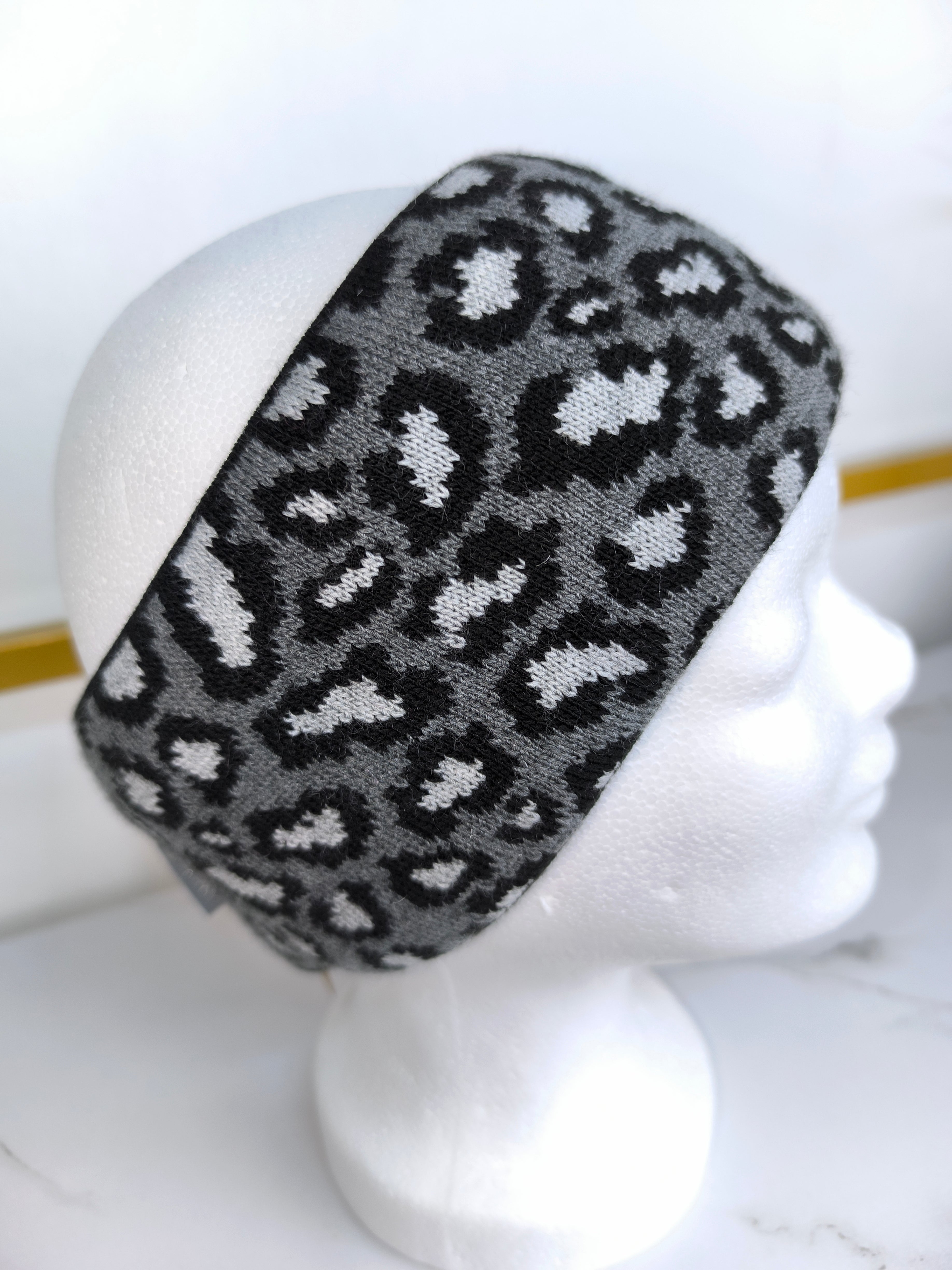 Warmes Stirnband im Leo Design grau/schwarz