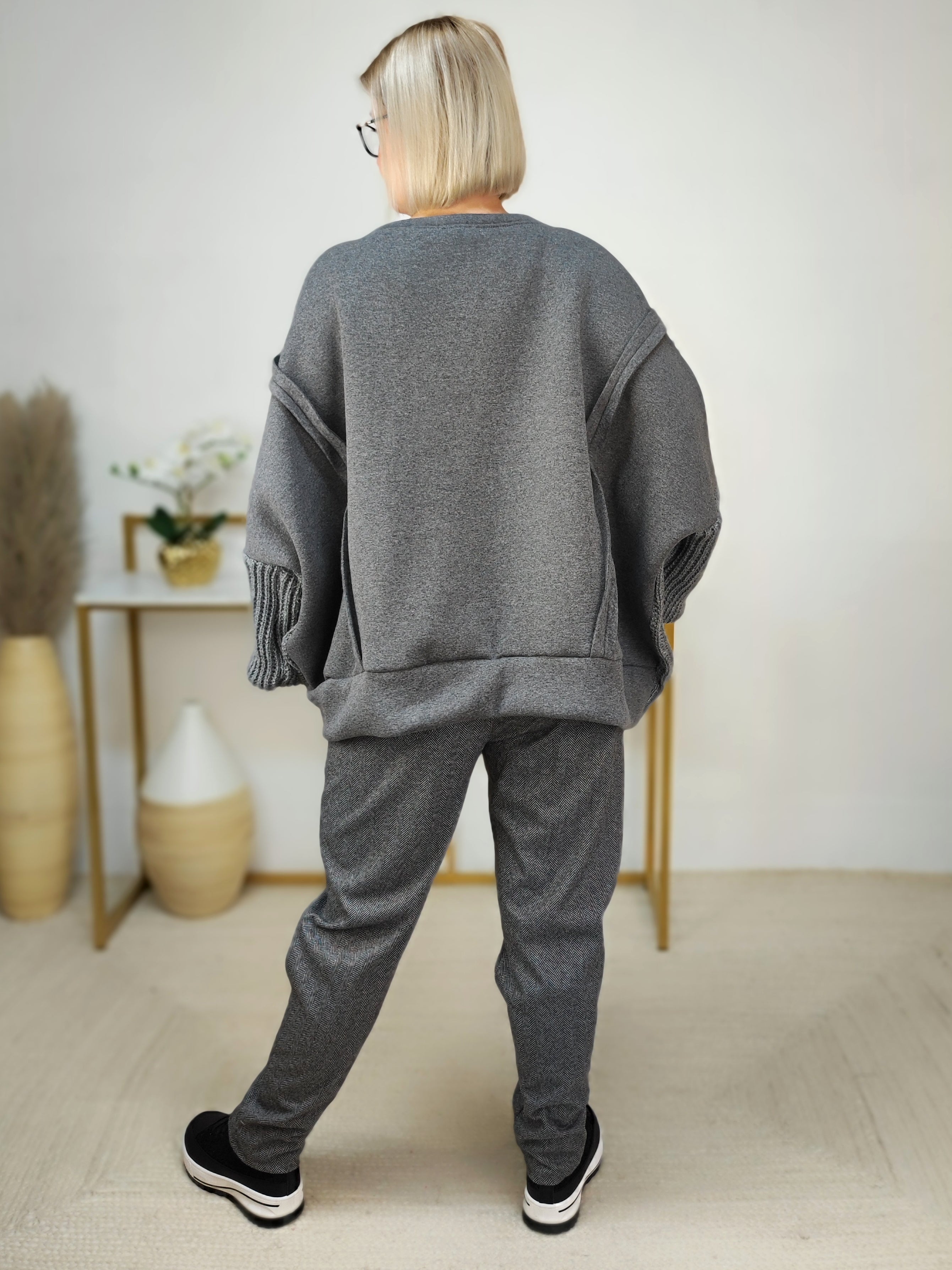 Stylische Sweatshirt mit Materialmix in grau (38-46)