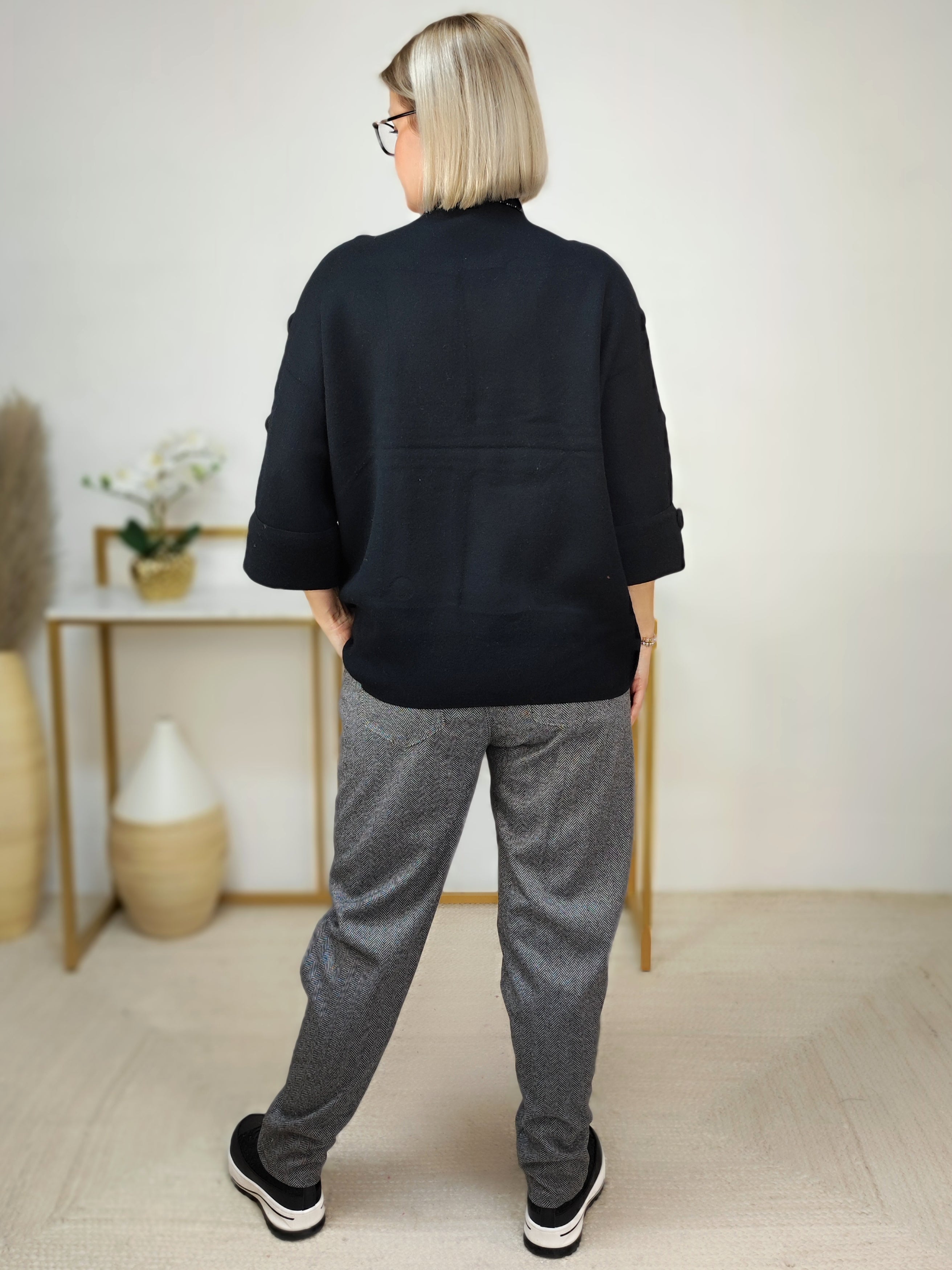 Feinstrick Pullover einfarbig schwarz mit Knöpfen (38/40-44)