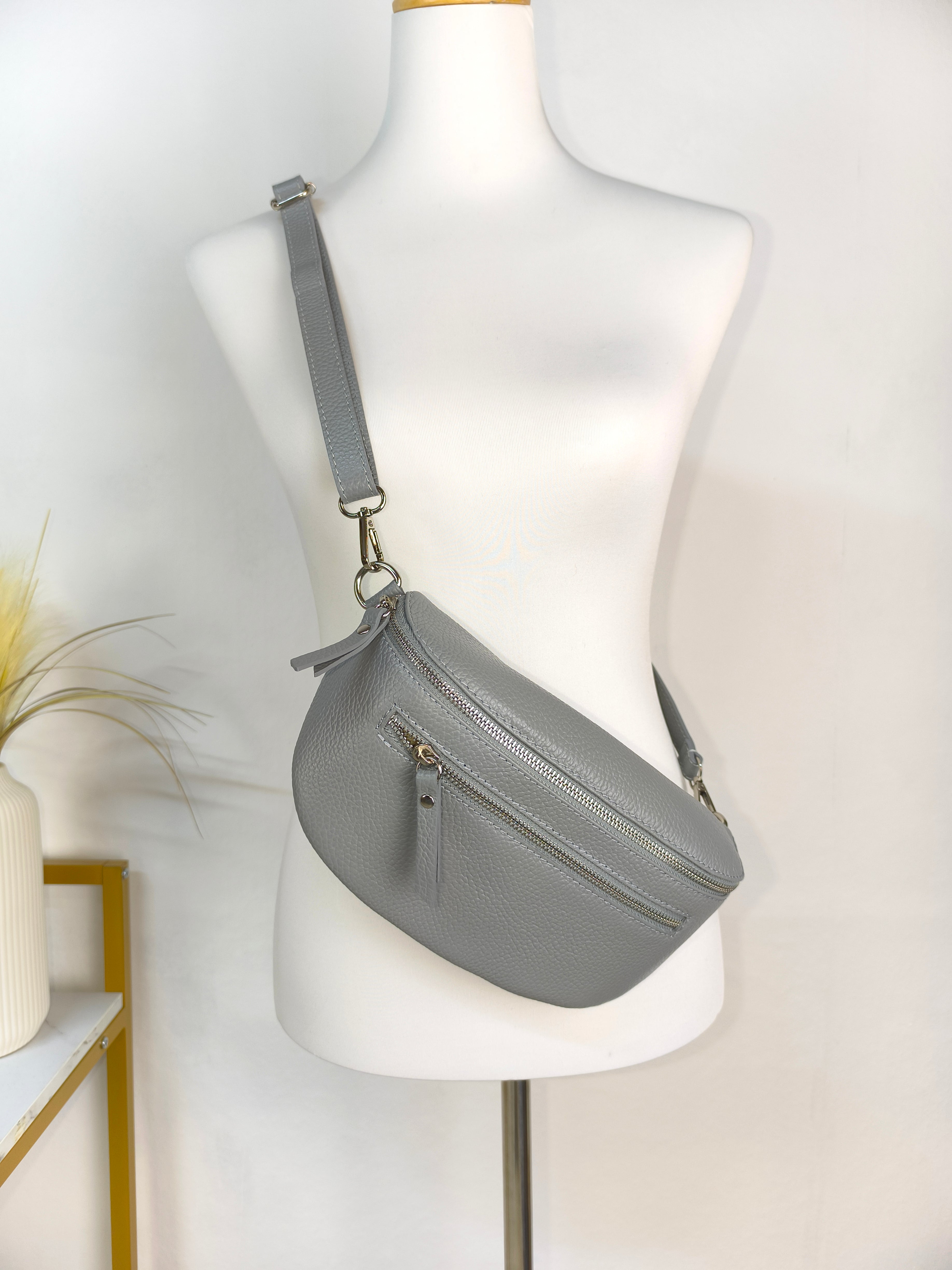 Bodybag/Crossbag/Bauchtasche in grau