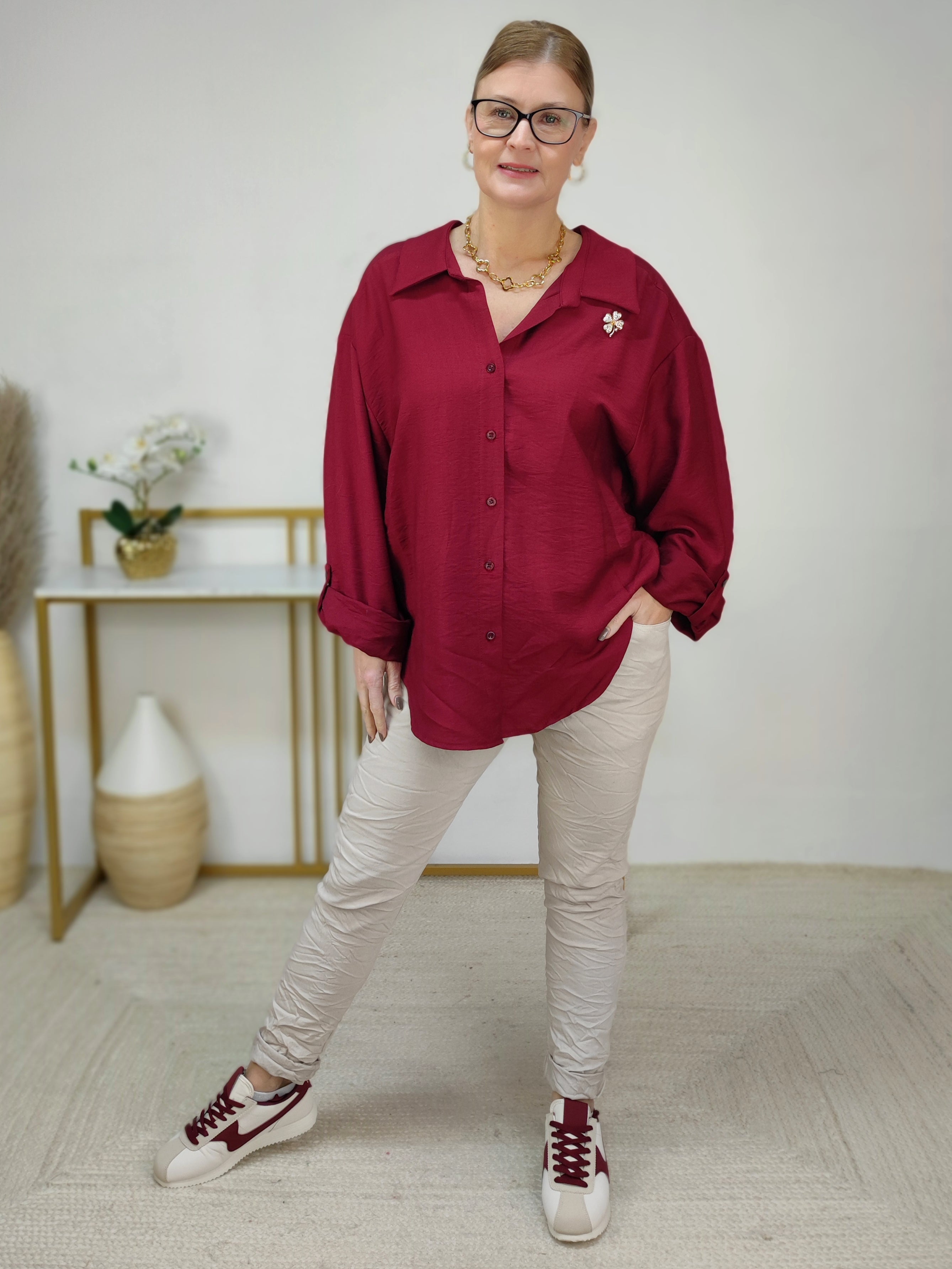 Einfarbige Bluse in vino (40-44)