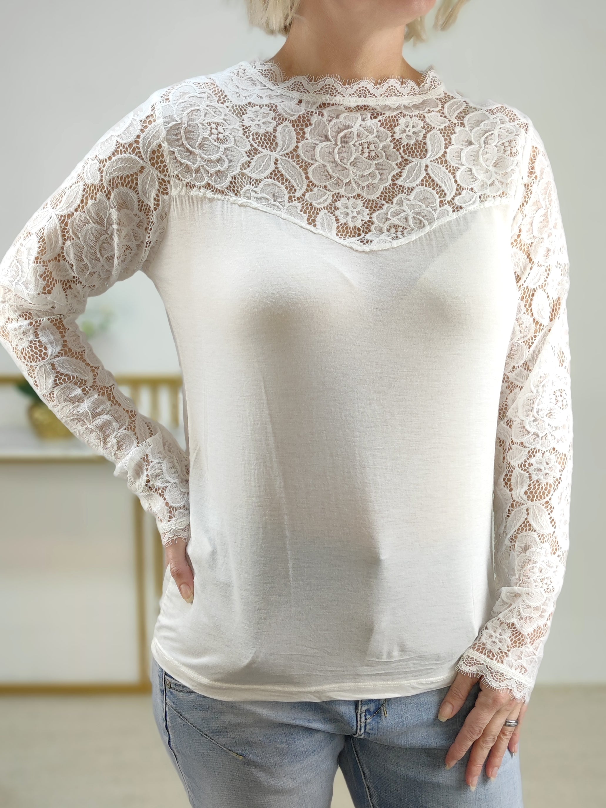 Langarm Shirt mit Spitze weiss (36-42)
